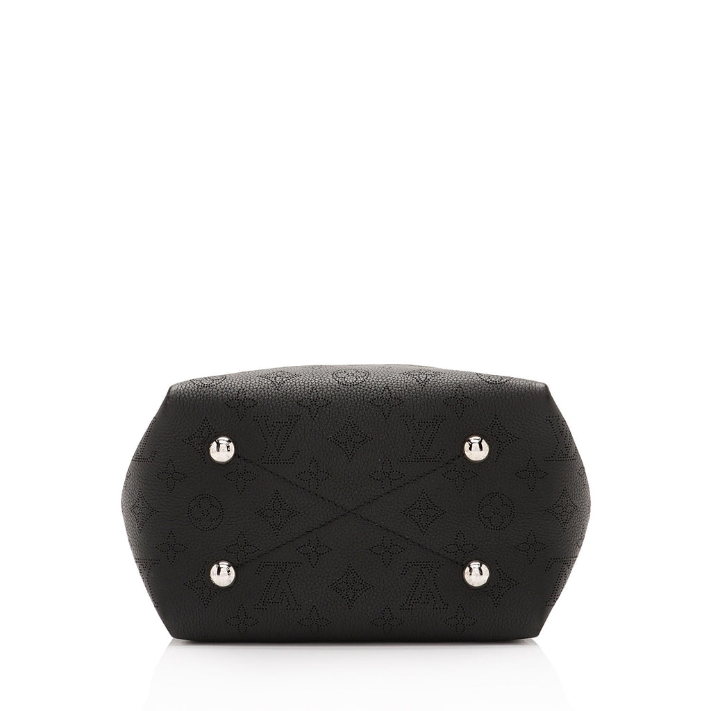 Louis Vuitton Mahina Leather Bella Bucket Bag (SHF-ZNwLJb)