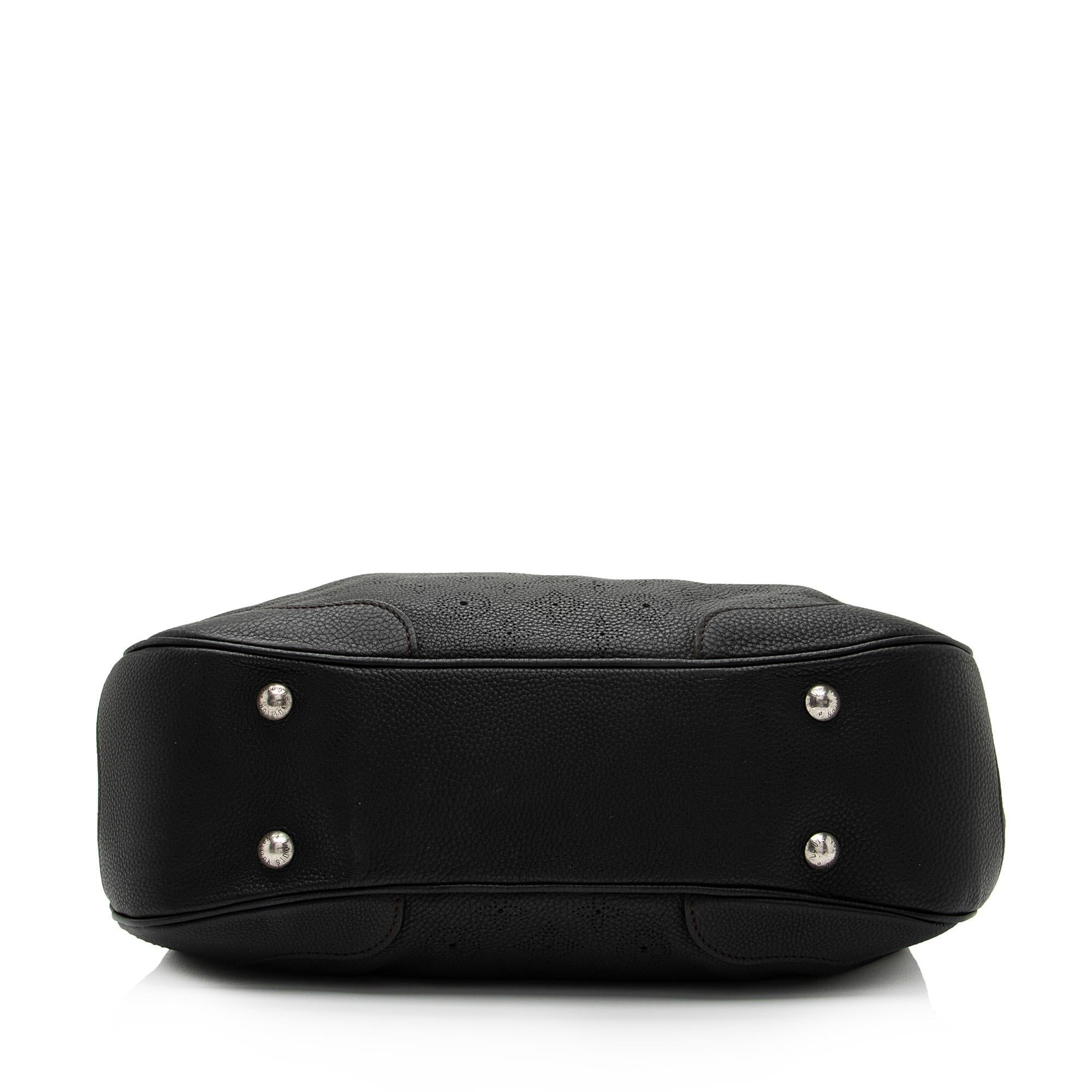 Louis Vuitton Mahina Leather Solar PM Shoulder Bag (SHF-BTAZRY)