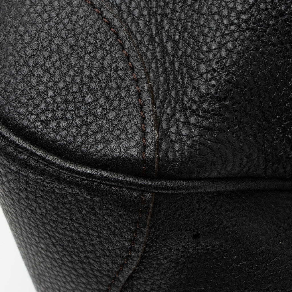 Louis Vuitton Mahina Leather Solar PM Shoulder Bag (SHF-BTAZRY)