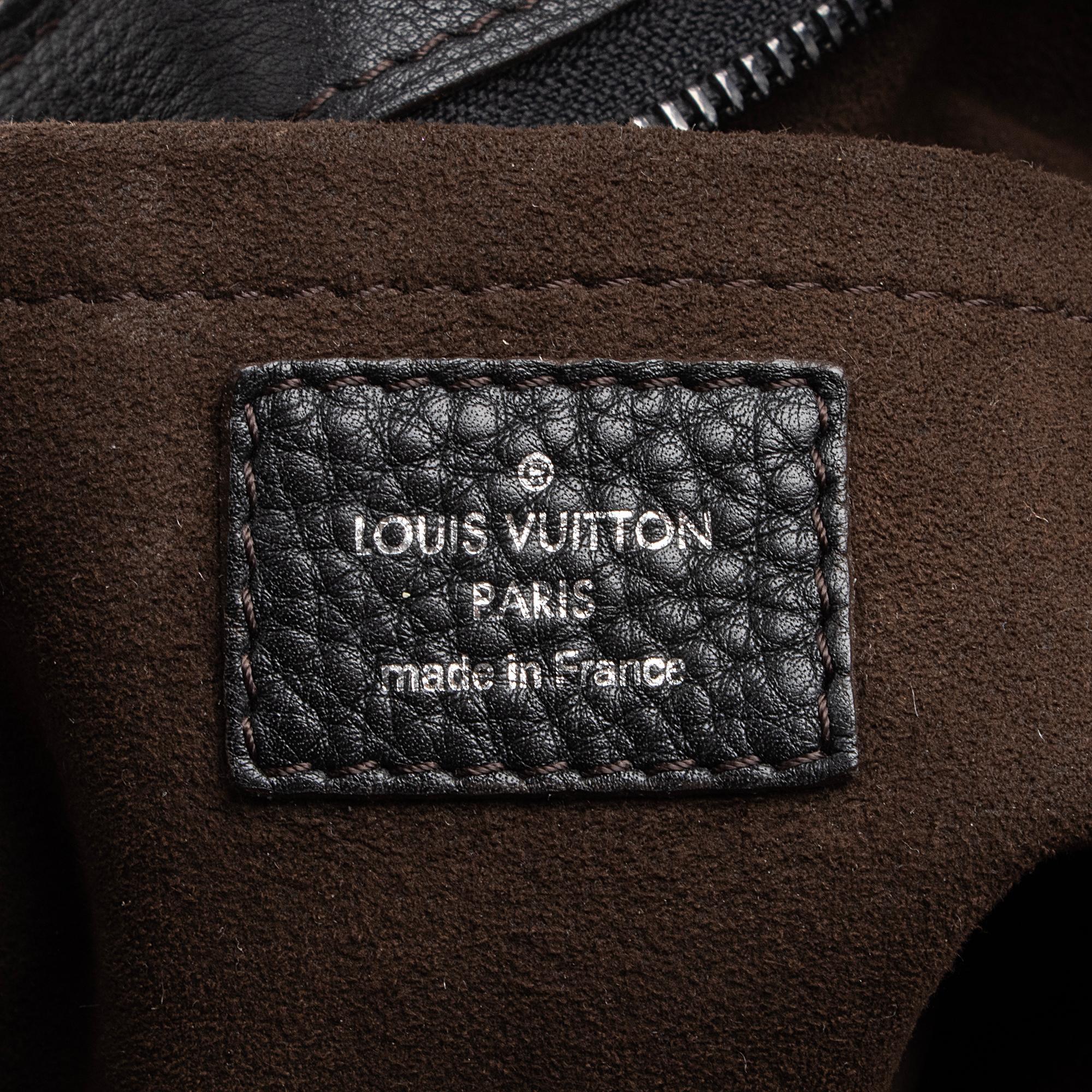 Louis Vuitton Mahina Leather Solar PM Shoulder Bag (SHF-JBw1xS)