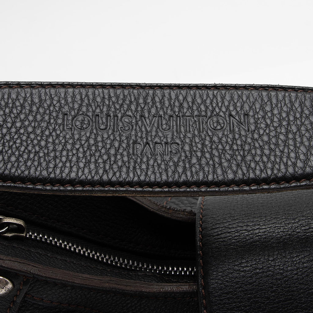 Louis Vuitton Mahina Leather Solar PM Shoulder Bag (SHF-JBw1xS)