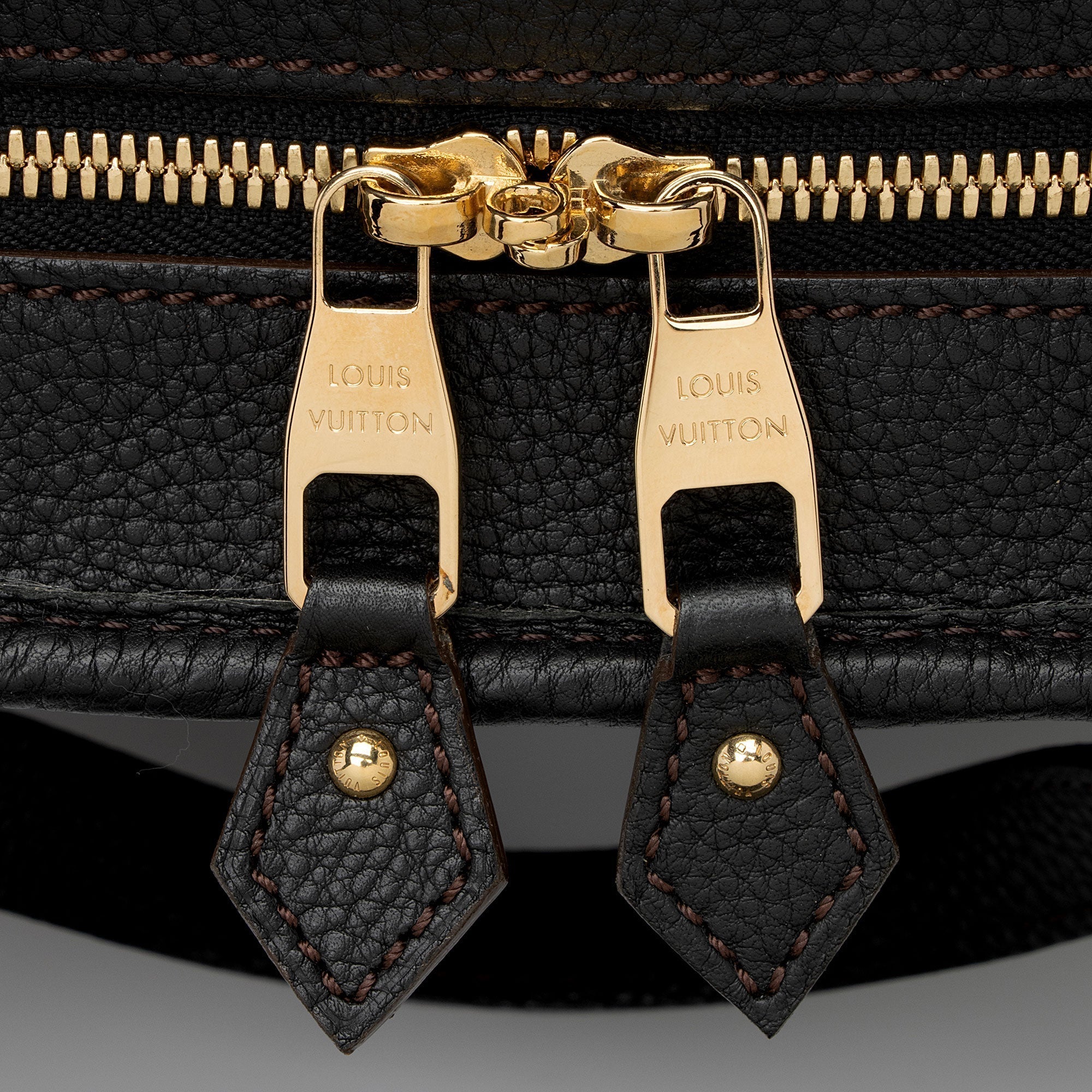 Louis Vuitton Mahina Leather Stellar PM Tote (SHF-yuBzgS)