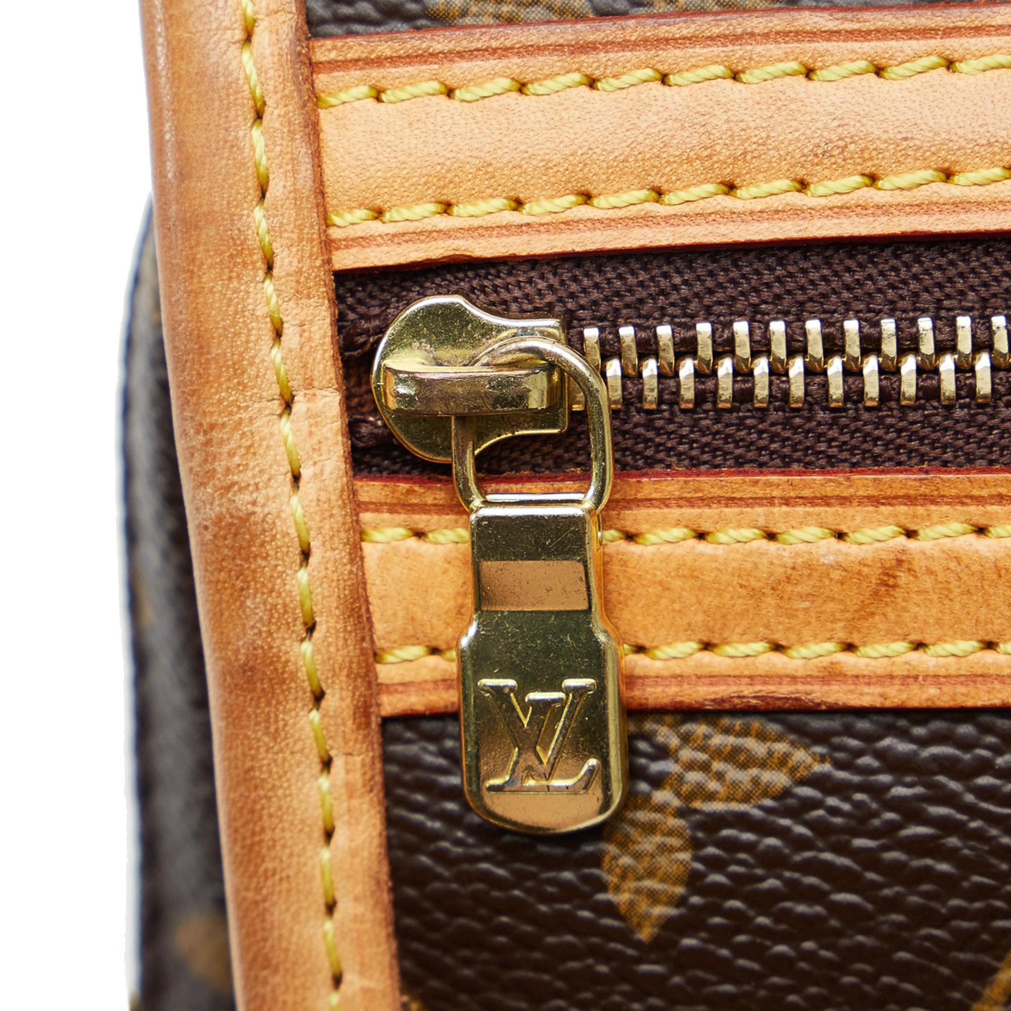 Louis Vuitton Monogram Bosphore Belt Bag (SHG-4ZUKIg)