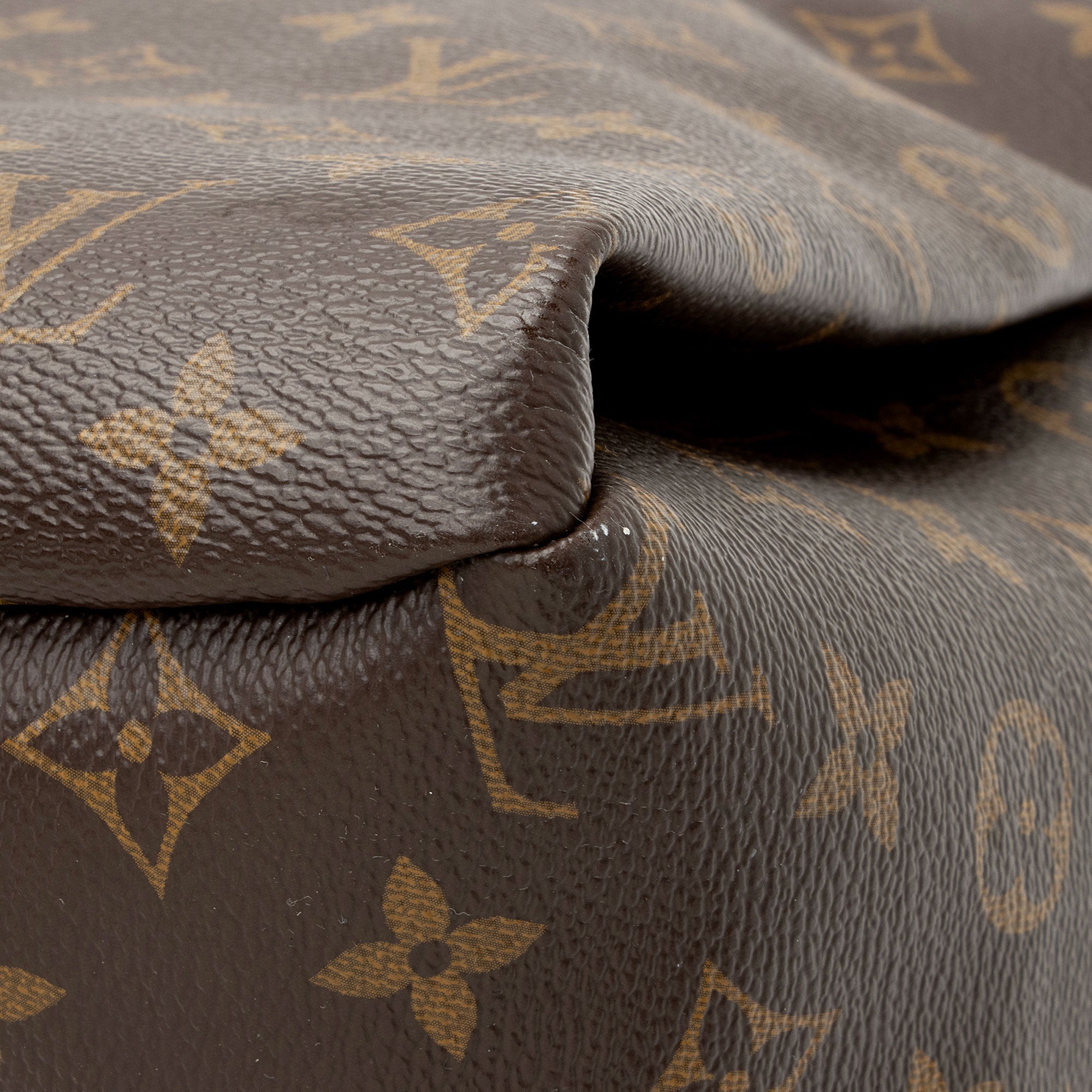Louis Vuitton Monogram Canvas Artsy MM Shoulder Bag (SHF-RXUc2v)