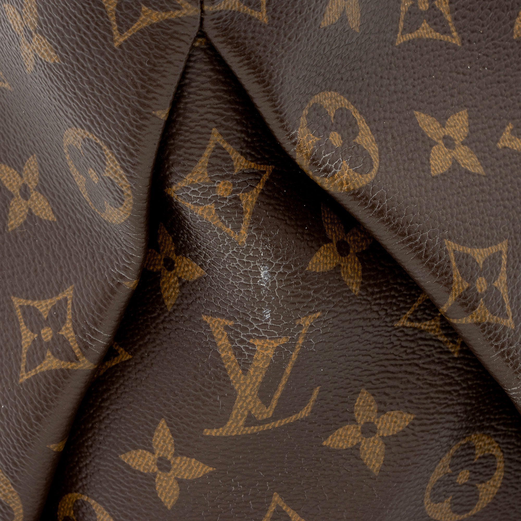 Louis Vuitton Monogram Canvas Artsy MM Shoulder Bag (SHF-RXUc2v)