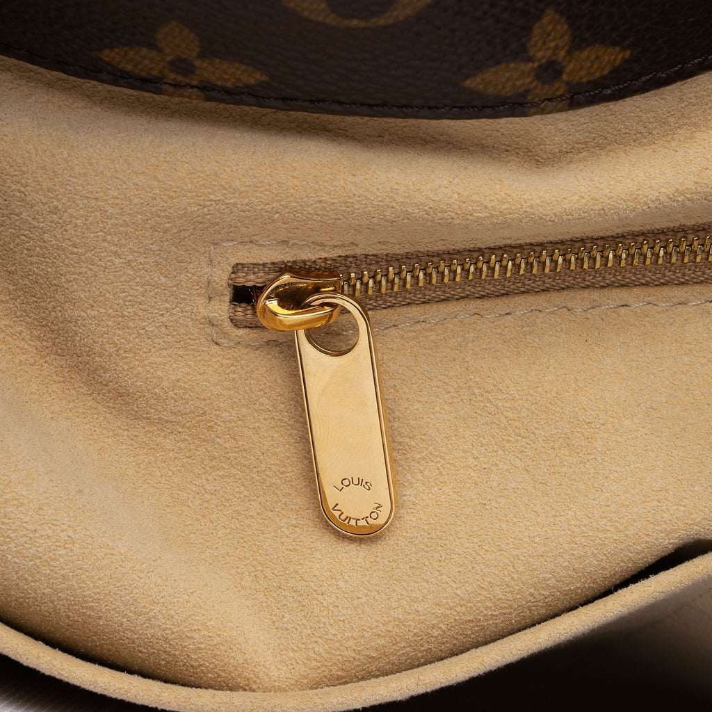 Louis Vuitton Monogram Canvas Artsy MM Shoulder Bag (SHF-Lla6Jn)