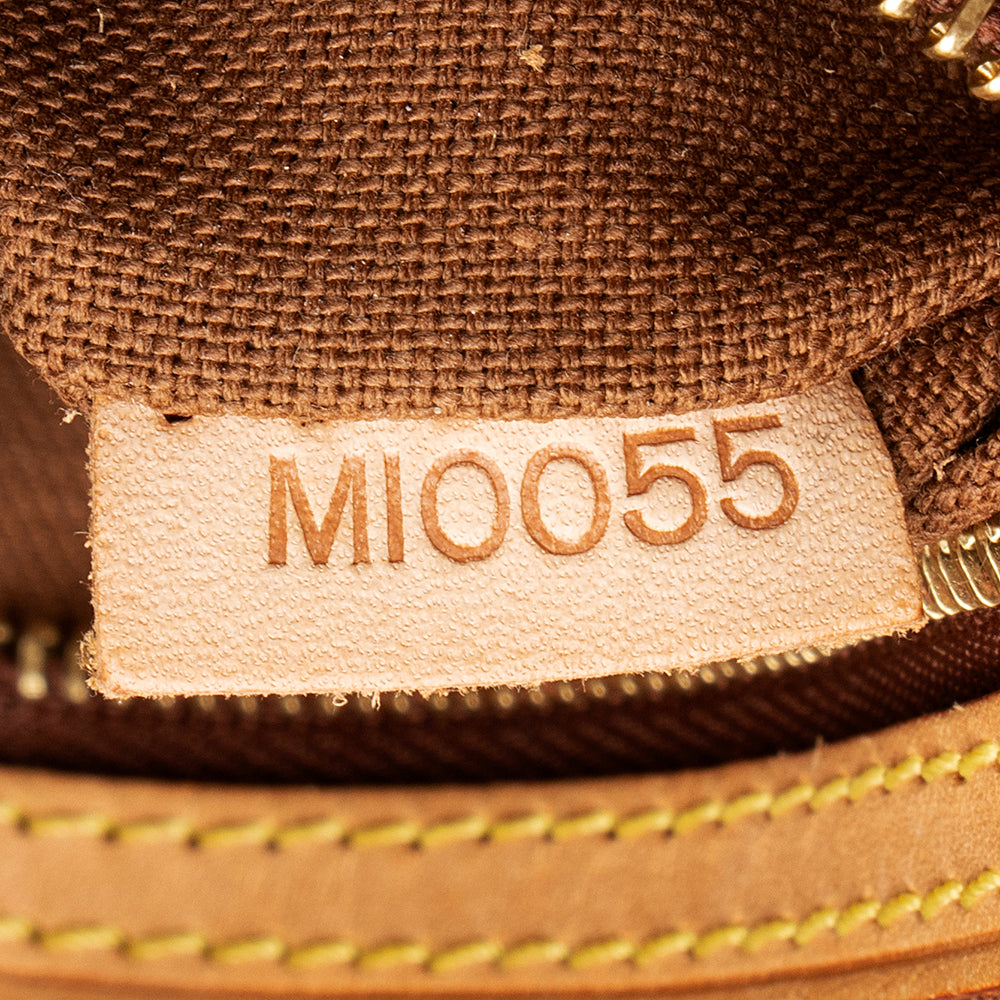 Louis Vuitton Monogram Canvas Batignolles Vertical Tote (SHF-21113)