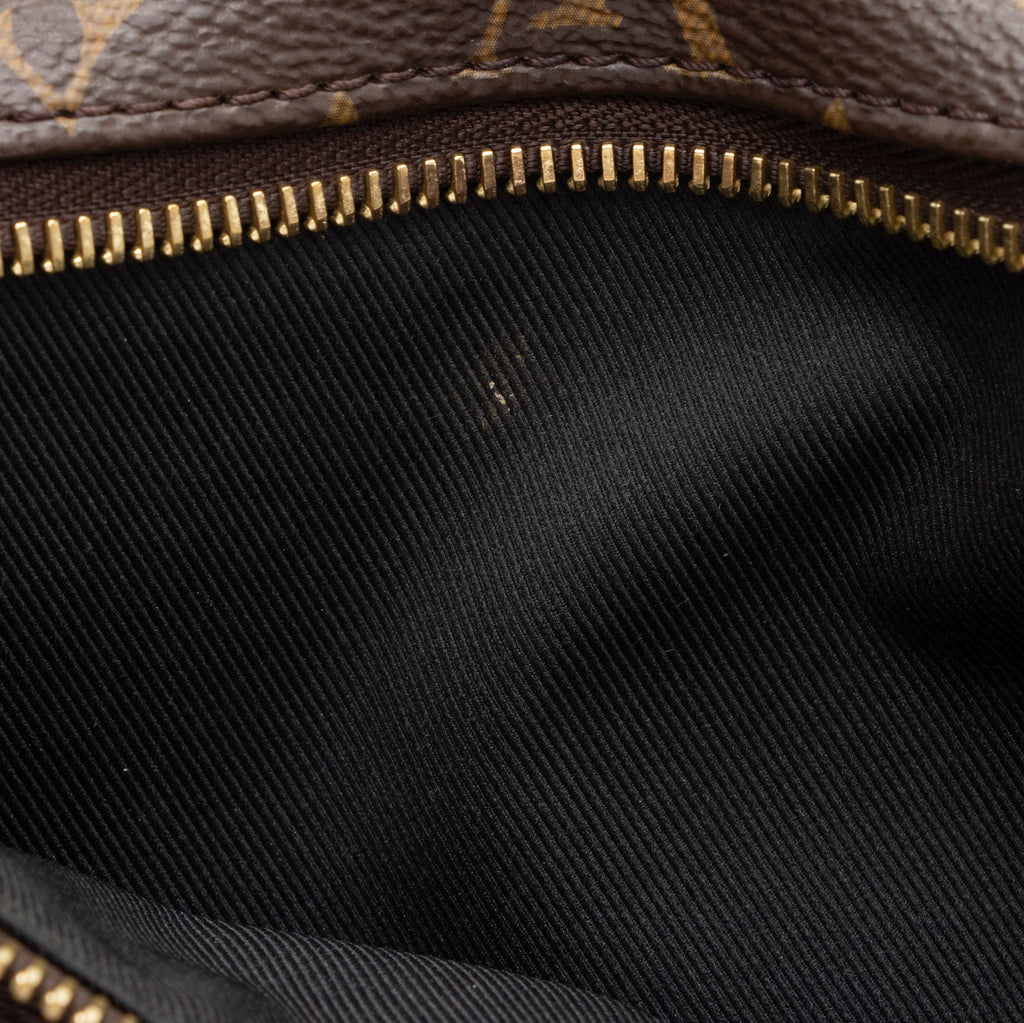 Louis Vuitton Monogram Canvas BumBag (SHF-C5Iztc)