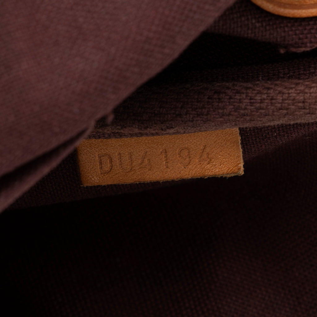 Louis Vuitton Monogram Canvas Favorite MM Shoulder Bag (SHF-23589)