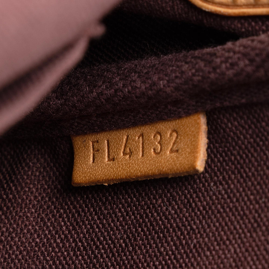 Louis Vuitton Monogram Canvas Favorite PM Shoulder Bag (SHF-w3R6pd)