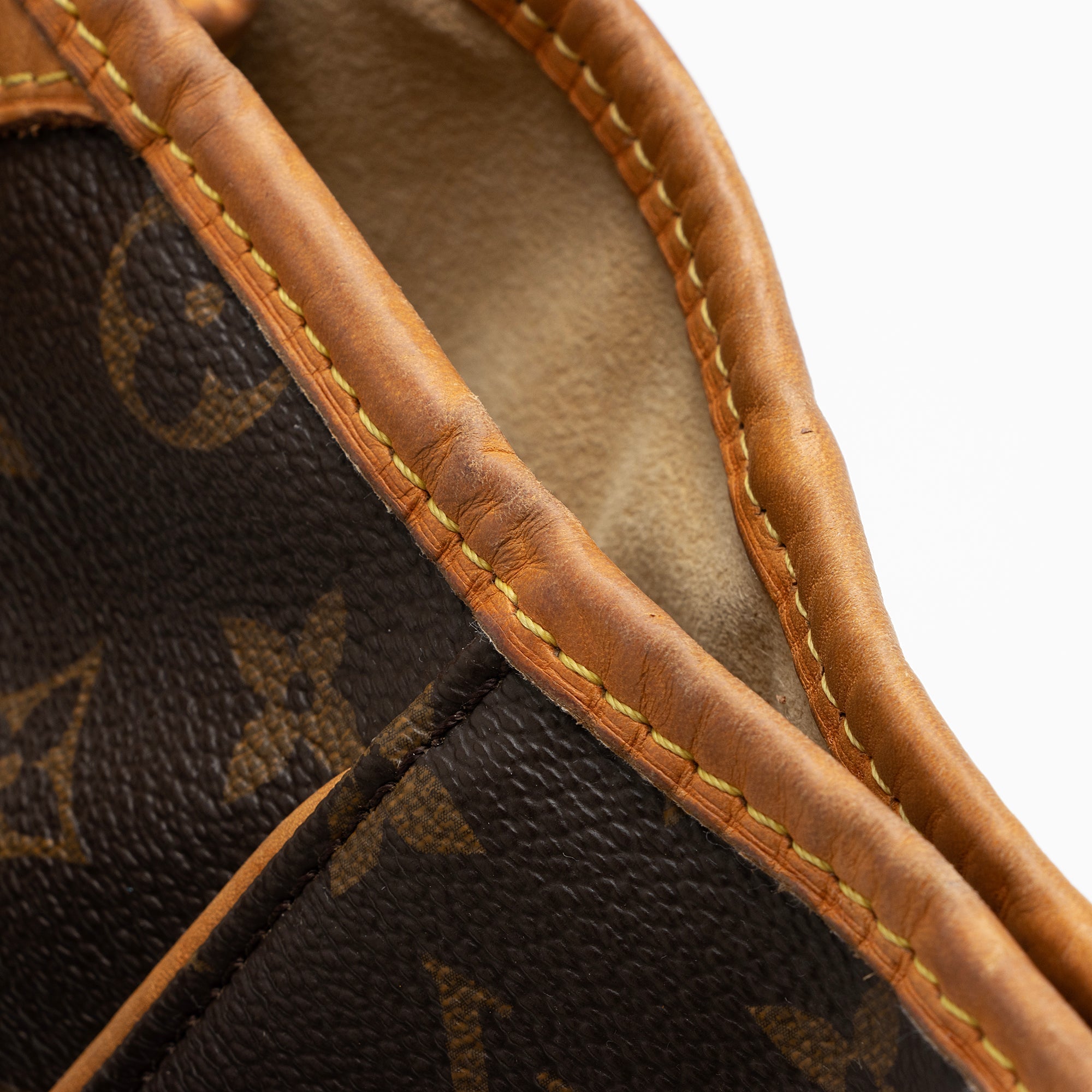 Louis Vuitton Monogram Canvas Galliera PM Shoulder Bag (SHF-1cPcHy)
