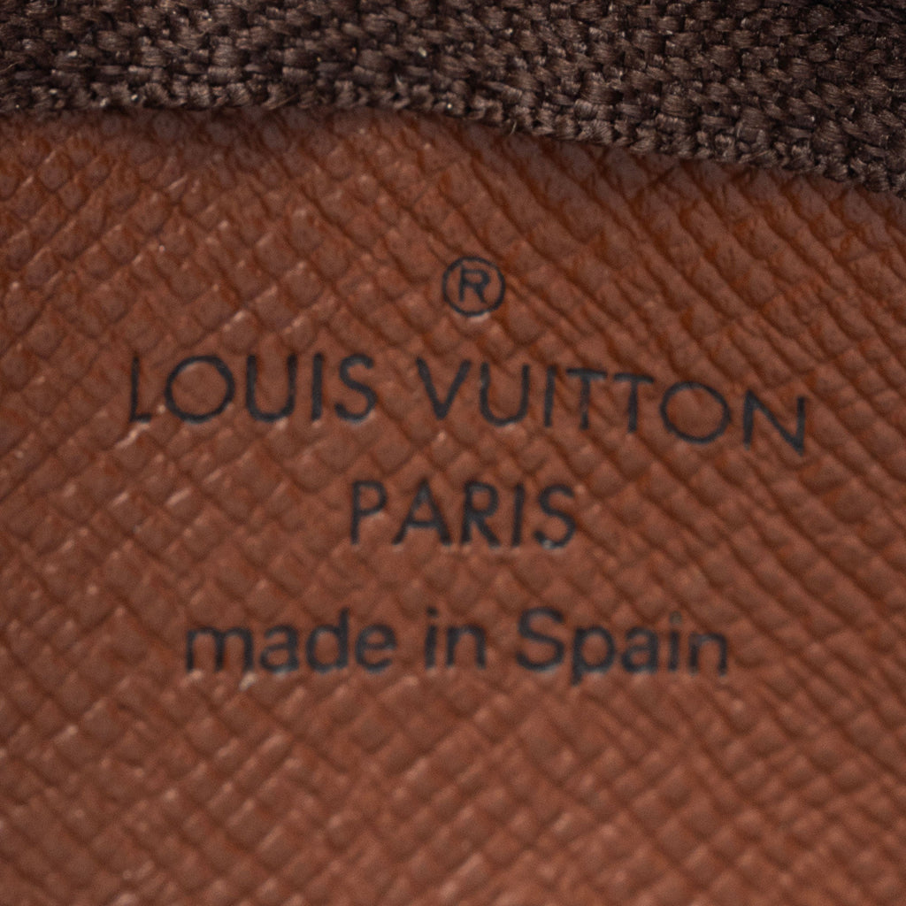 Louis Vuitton Monogram Canvas Key Pouch (SHF-O52URB)