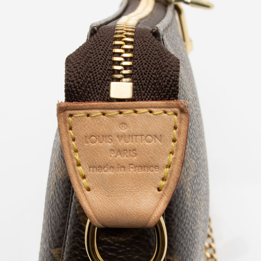 Louis Vuitton Monogram Canvas Mini Pochette Accessoires (SHF-2TuG2c)