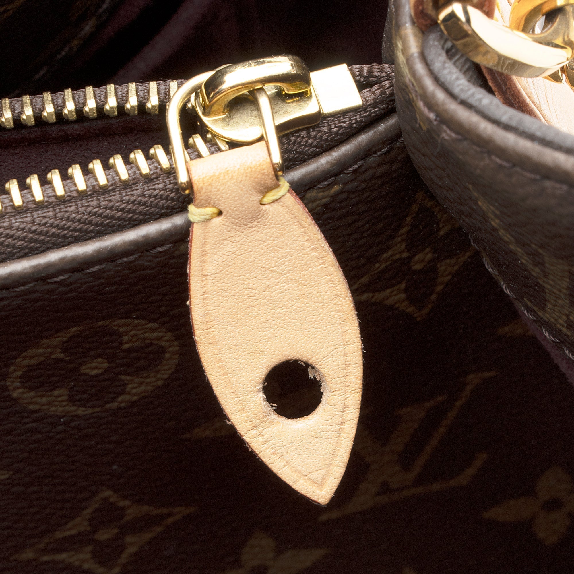 Louis Vuitton Monogram Canvas Montaigne GM Tote (SHF-22574)