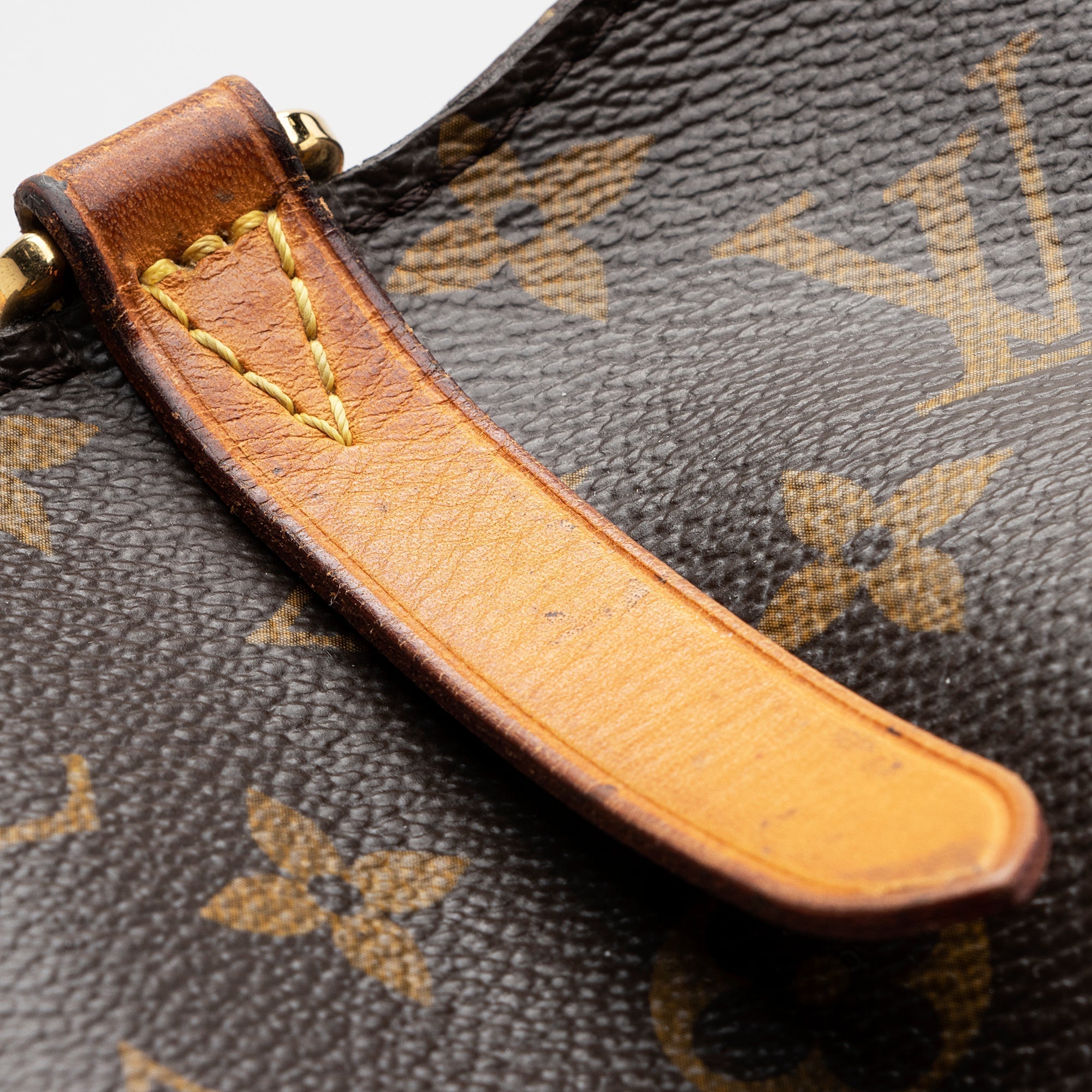 Louis Vuitton Monogram Canvas Montaigne GM Tote (SHF-22346)