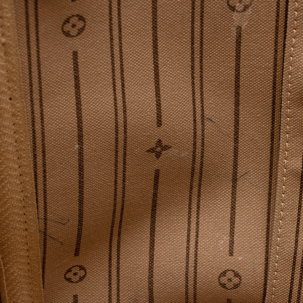Louis Vuitton Monogram Canvas Neverfull MM Tote (SHF-23420)