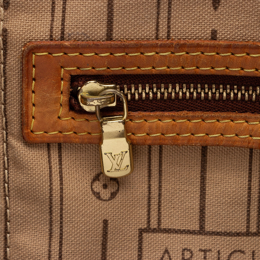 Louis Vuitton Monogram Canvas Neverfull PM Tote - FINAL SALE (SHF-45G3Rn)