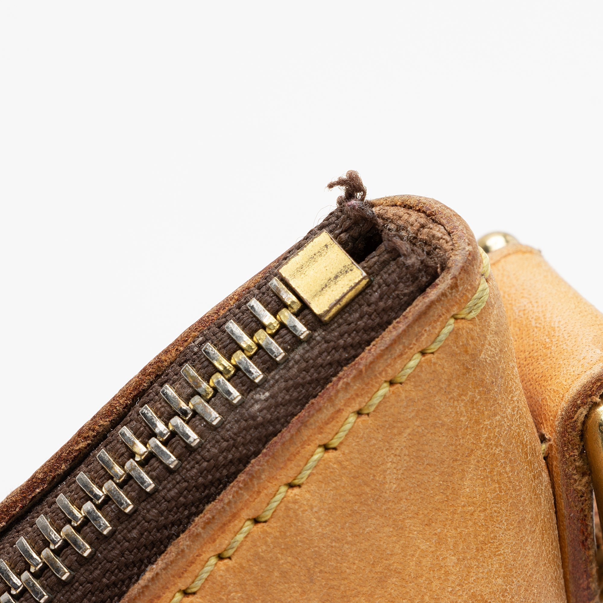 Louis Vuitton Monogram Canvas Odeon MM Shoulder Bag (SHF-22493)