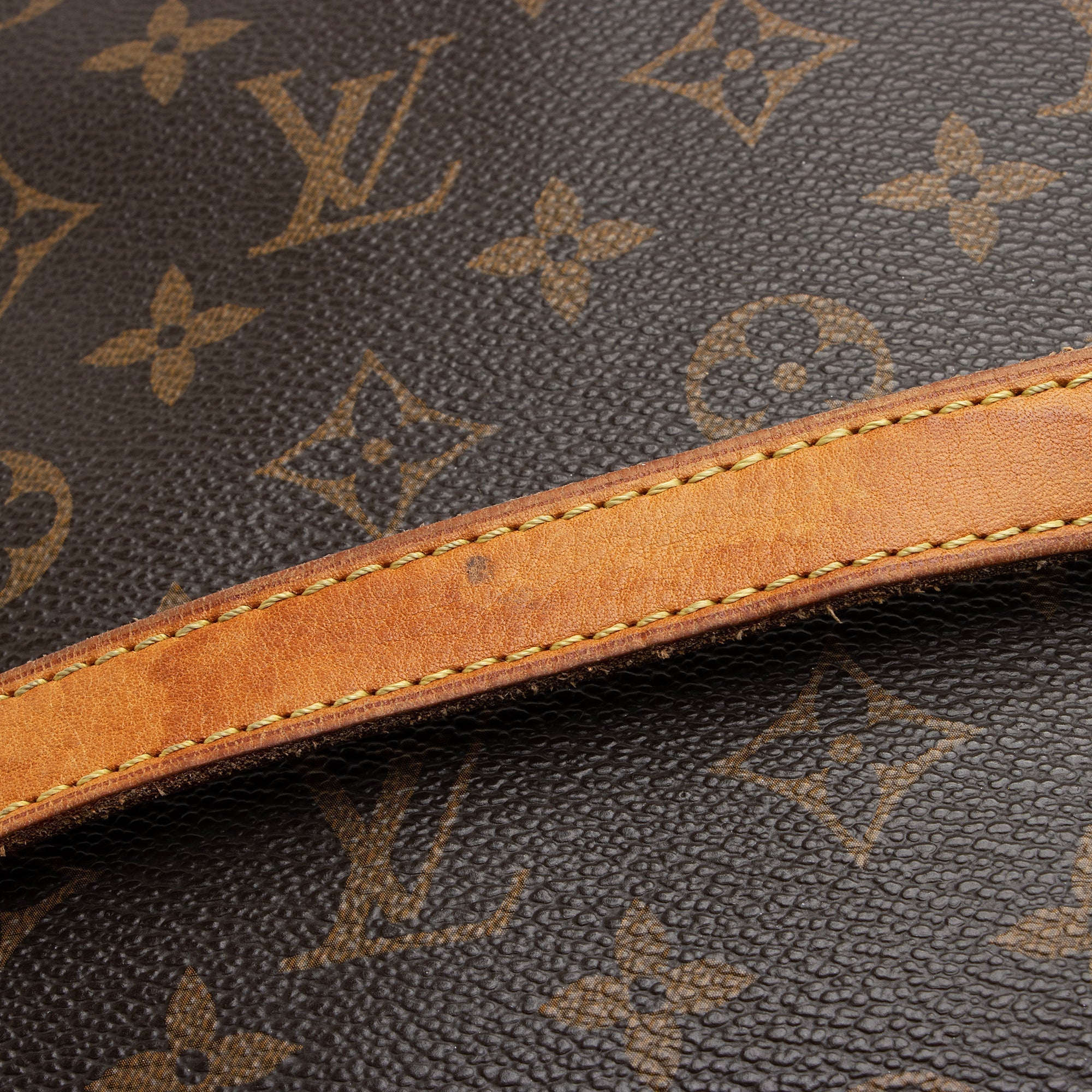Louis Vuitton Monogram Canvas Odeon MM Shoulder Bag (SHF-22493)
