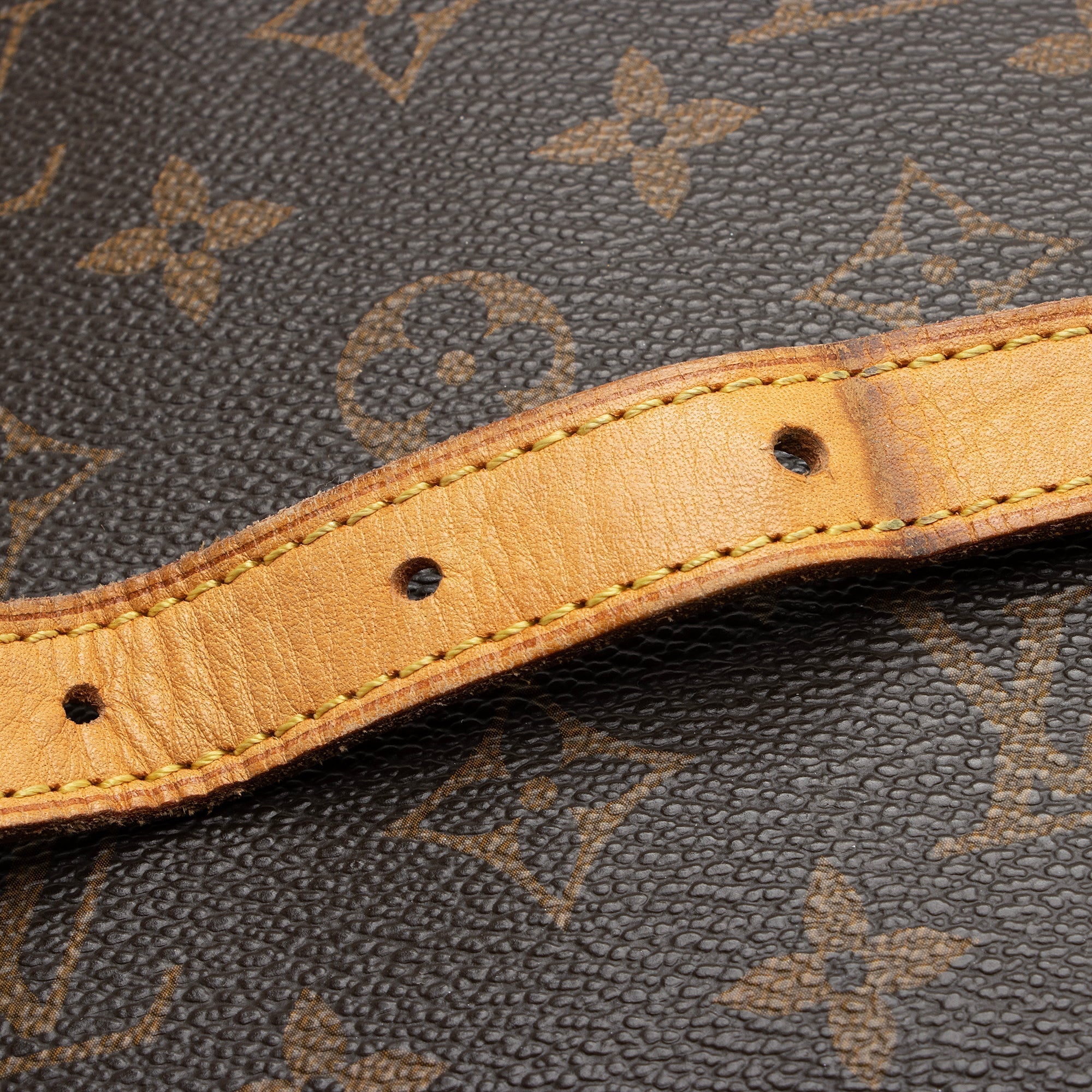 Louis Vuitton Monogram Canvas Odeon MM Shoulder Bag (SHF-22493)