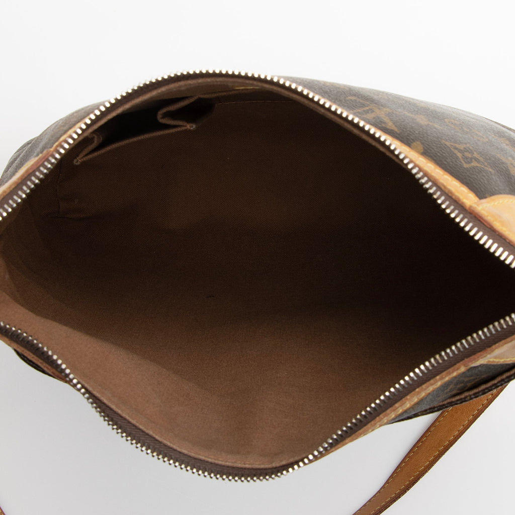 Louis Vuitton Monogram Canvas Odeon MM Shoulder Bag (SHF-22493)