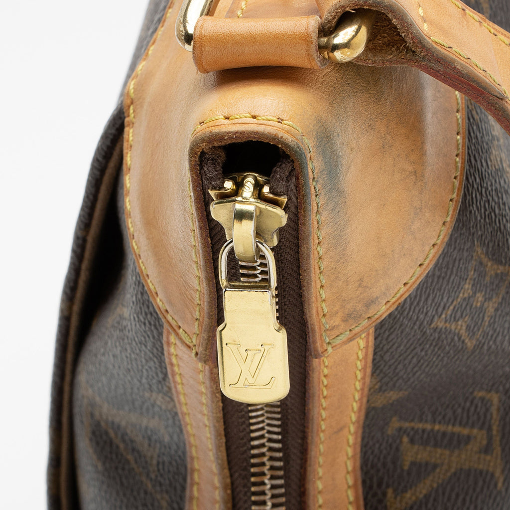 Louis Vuitton Monogram Canvas Odeon MM Shoulder Bag (SHF-nlH2xP)