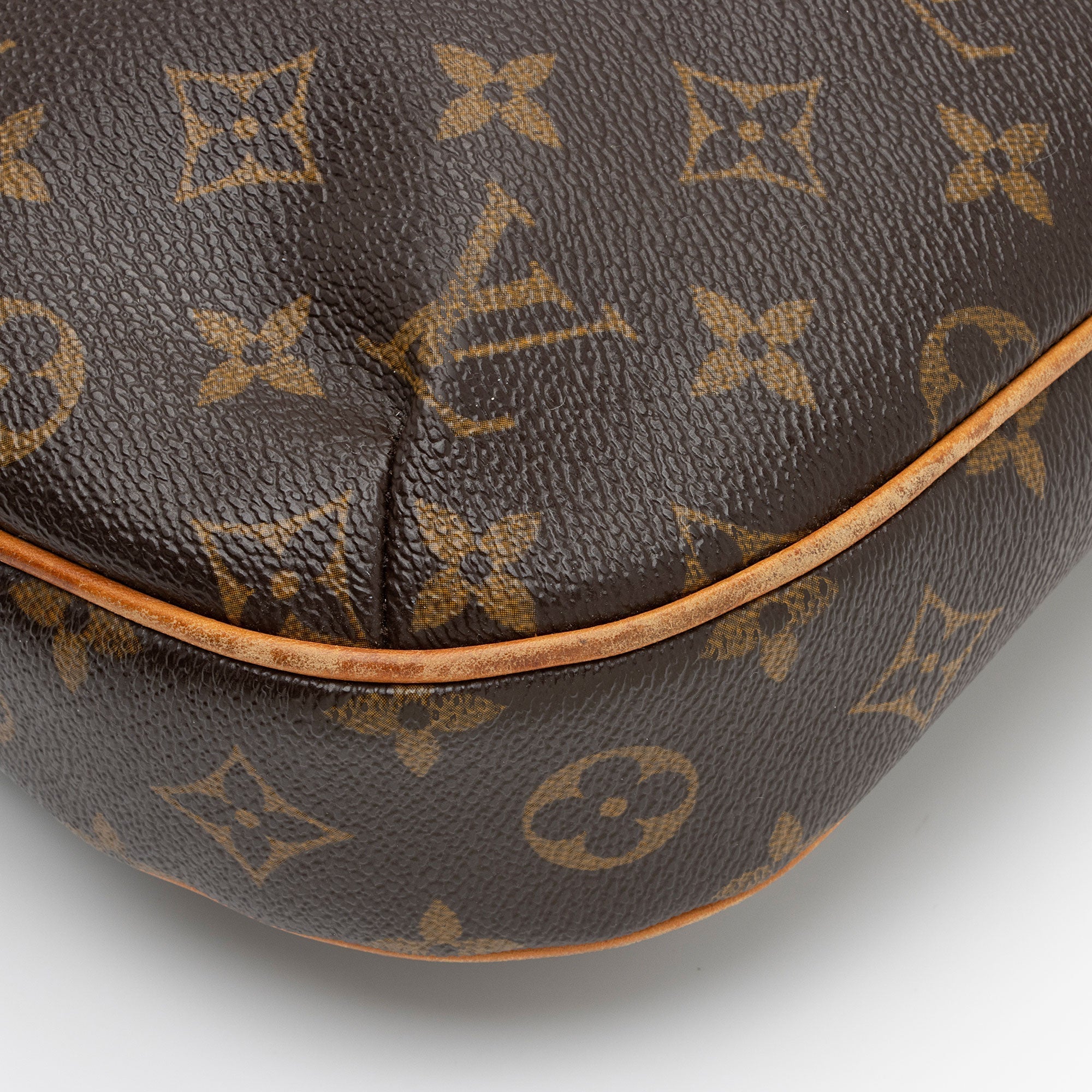 Louis Vuitton Monogram Canvas Odeon MM Shoulder Bag (SHF-nlH2xP)