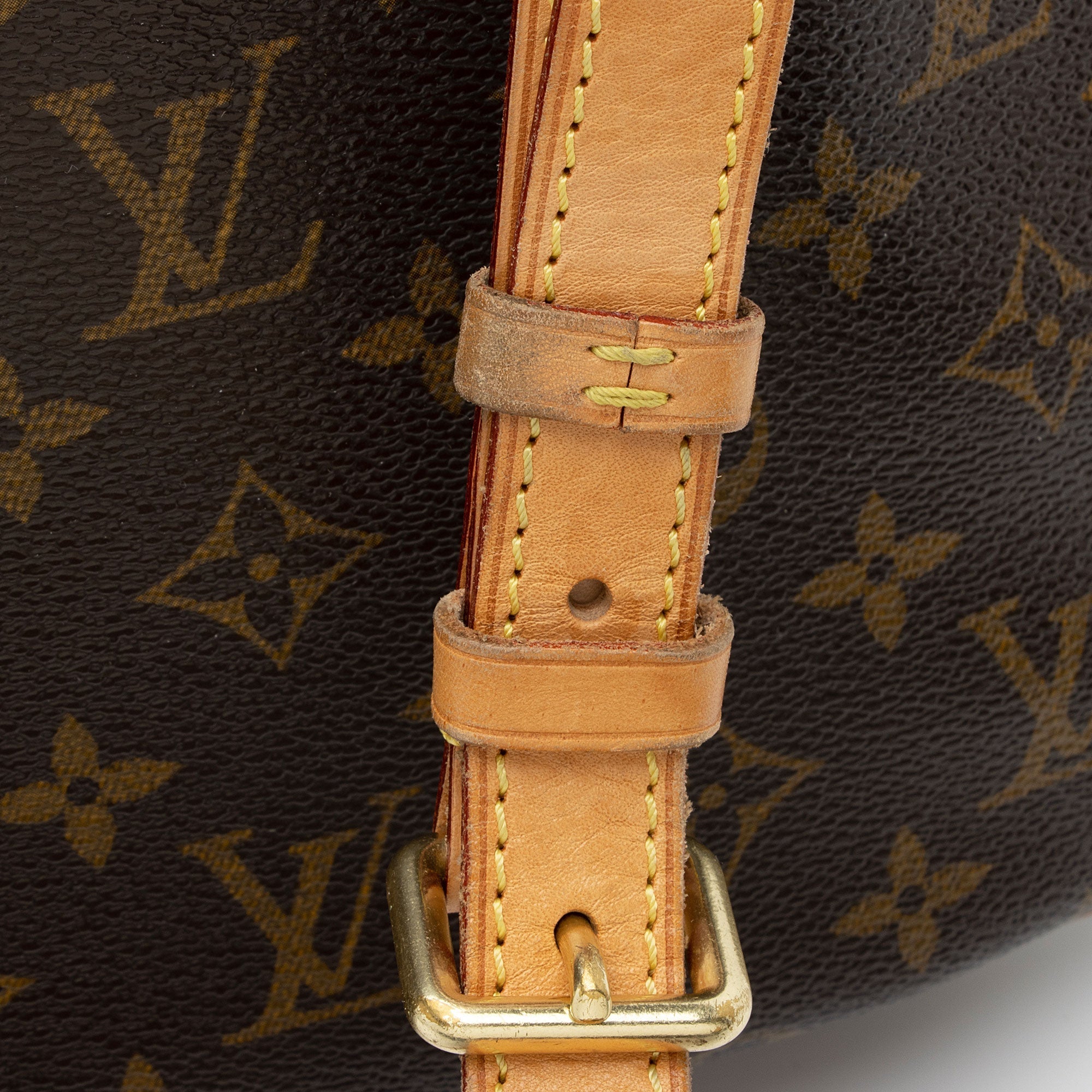 Louis Vuitton Monogram Canvas Odeon MM Shoulder Bag (SHF-nlH2xP)