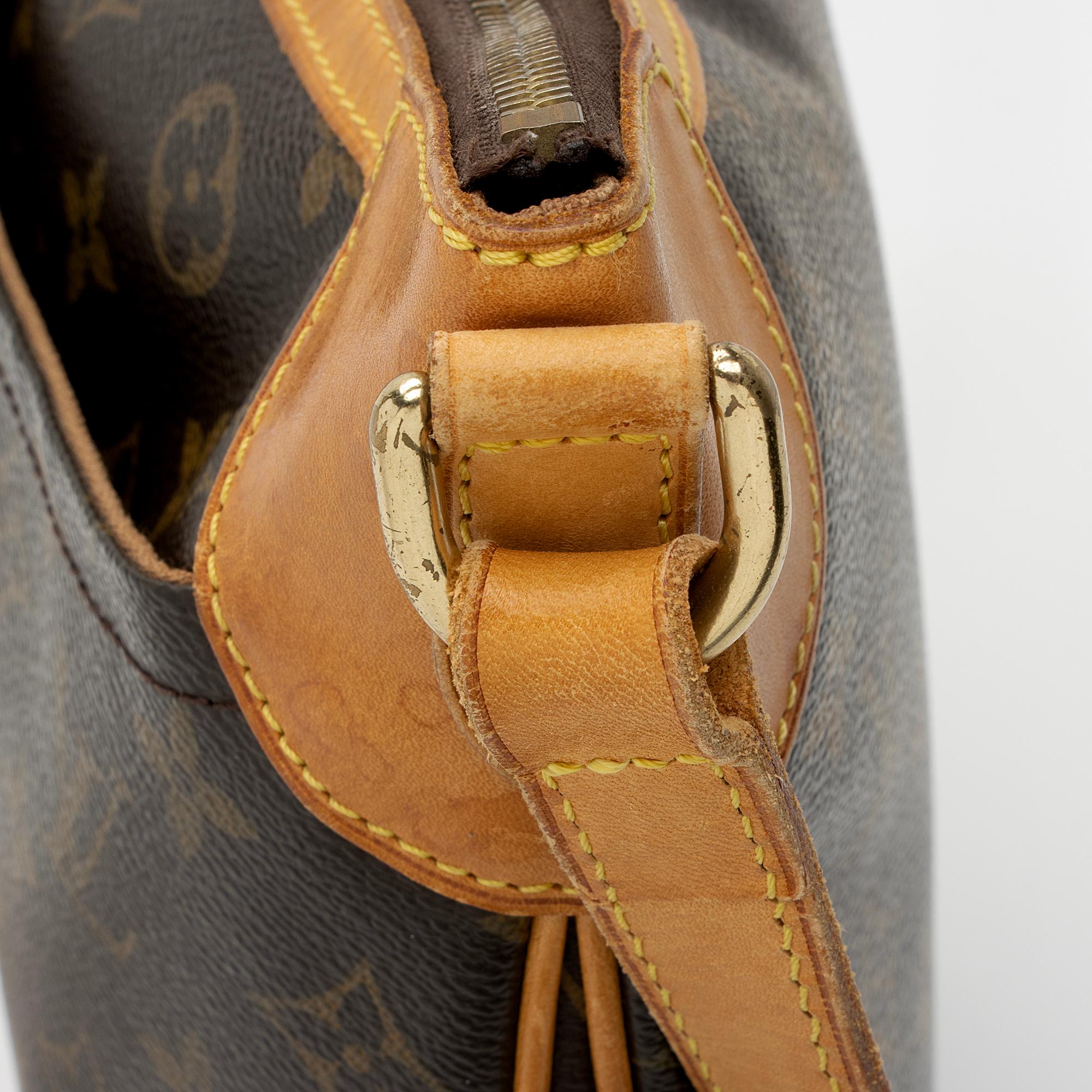 Louis Vuitton Monogram Canvas Odeon PM Shoulder Bag (SHF-S7LeAd)