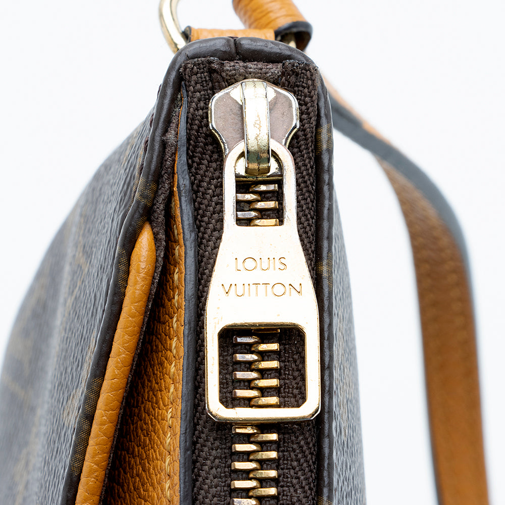 Louis Vuitton Monogram Canvas Pallas Clutch (SHF-18869)