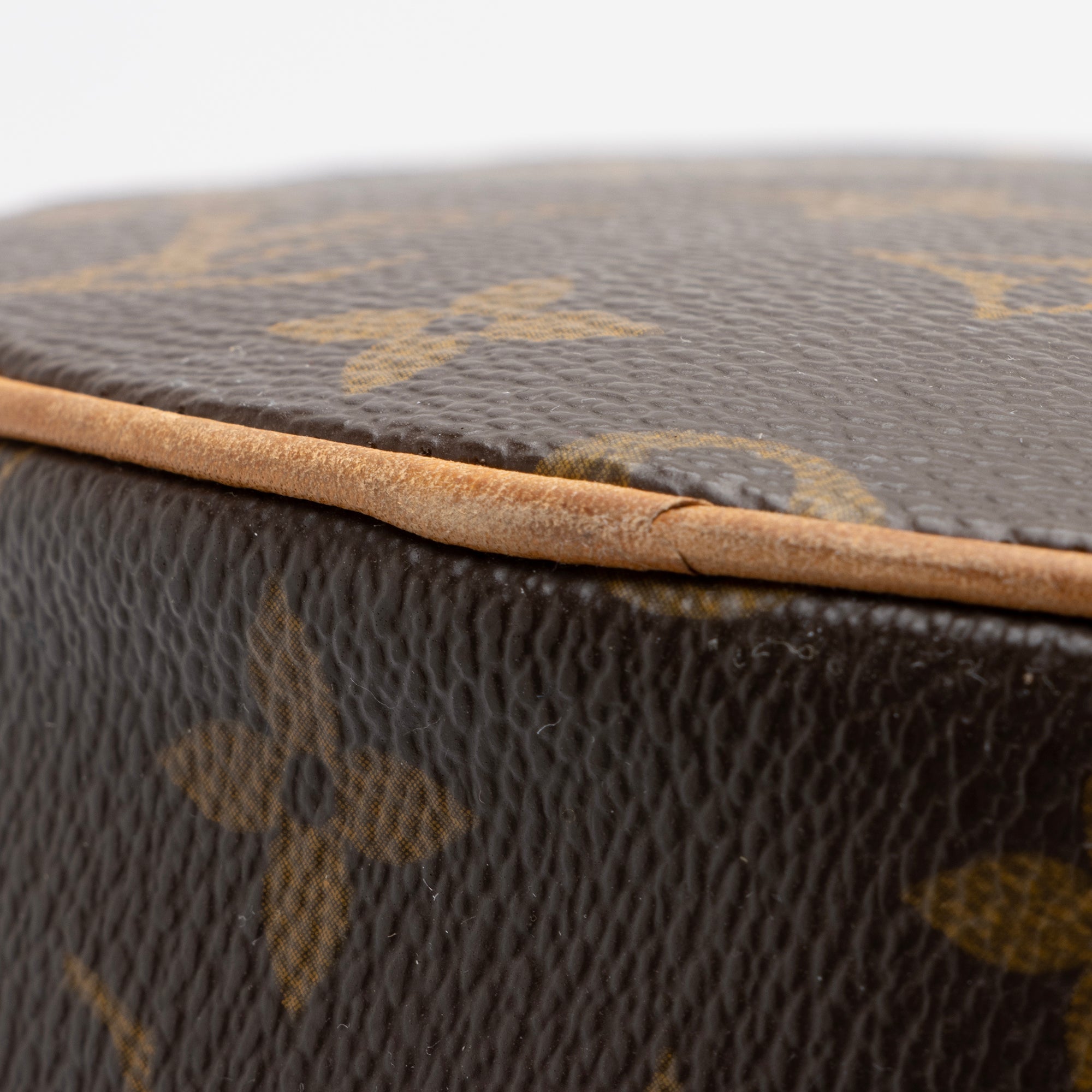 Louis Vuitton Monogram Canvas Papillon 30 Satchel (SHF-23596)