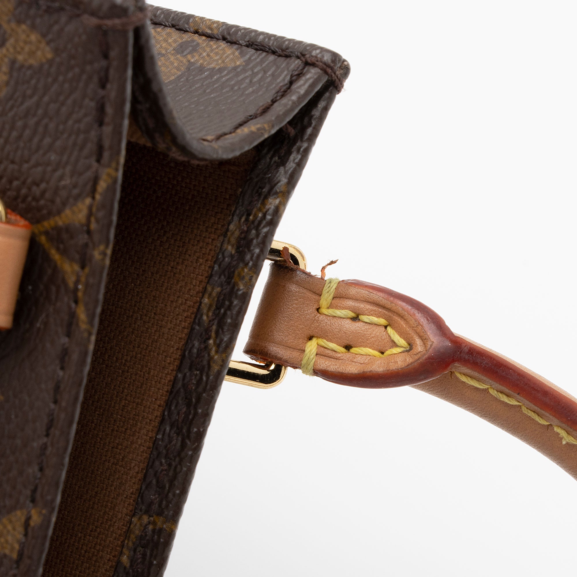 Louis Vuitton Monogram Canvas Petit Sac Plat Shoulder Bag (SHF-SYrls9)