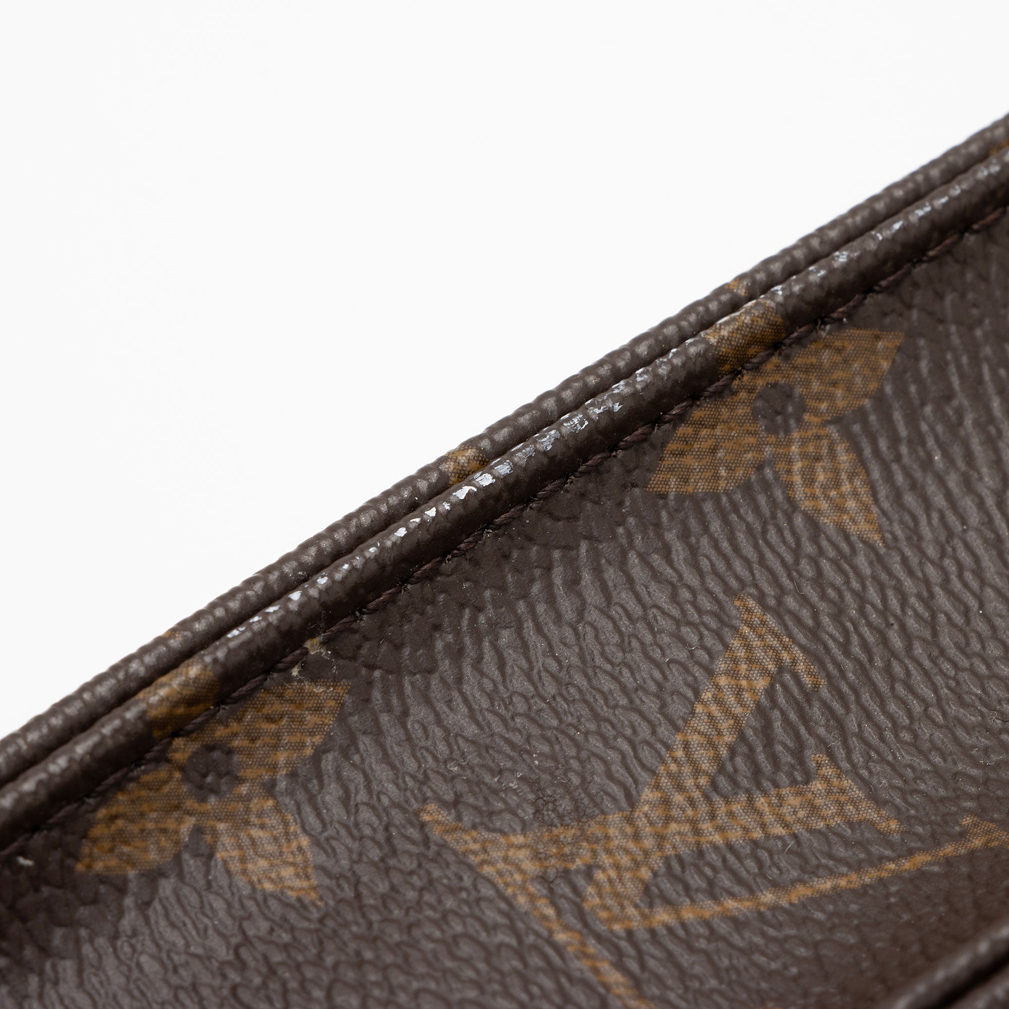 Louis Vuitton Monogram Canvas Petit Sac Plat Shoulder Bag (SHF-SYrls9)