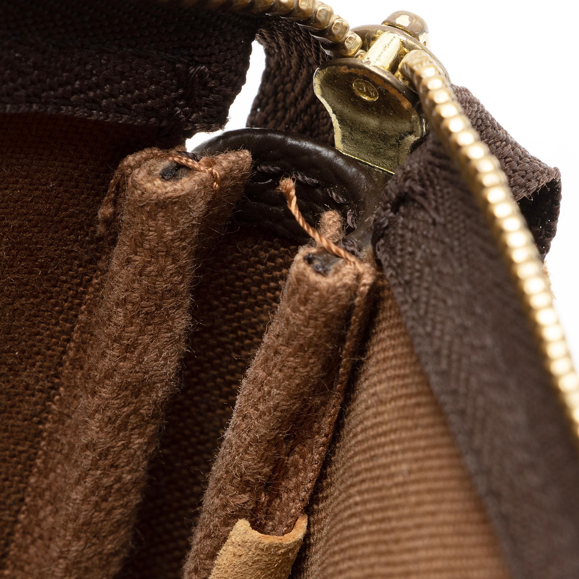 Louis Vuitton Monogram Canvas Pochette Accessoires (SHF-7UxHaJ)
