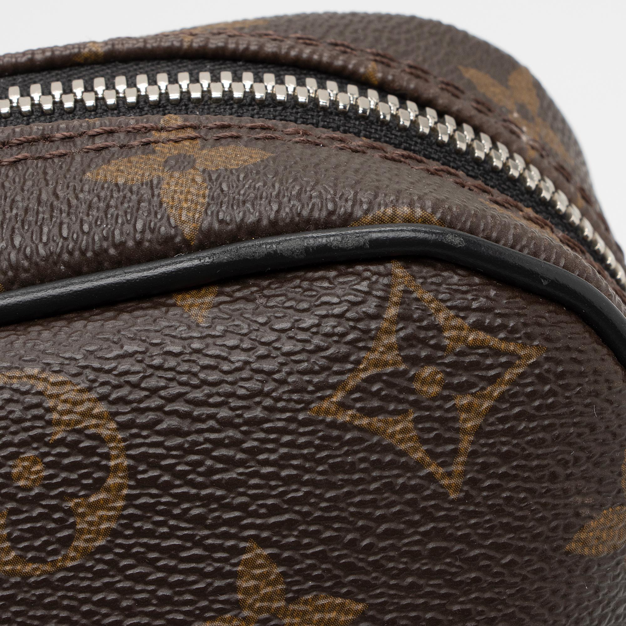 Louis Vuitton Monogram Canvas Porte Documents Voyage PM Messenger Bag (SHF-BnWTqA)