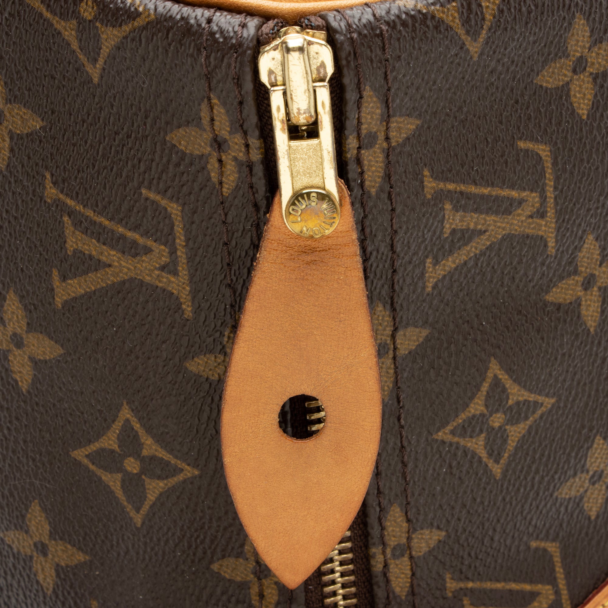 Louis Vuitton Monogram Canvas Speedy 40 Satchel (SHF-23442)