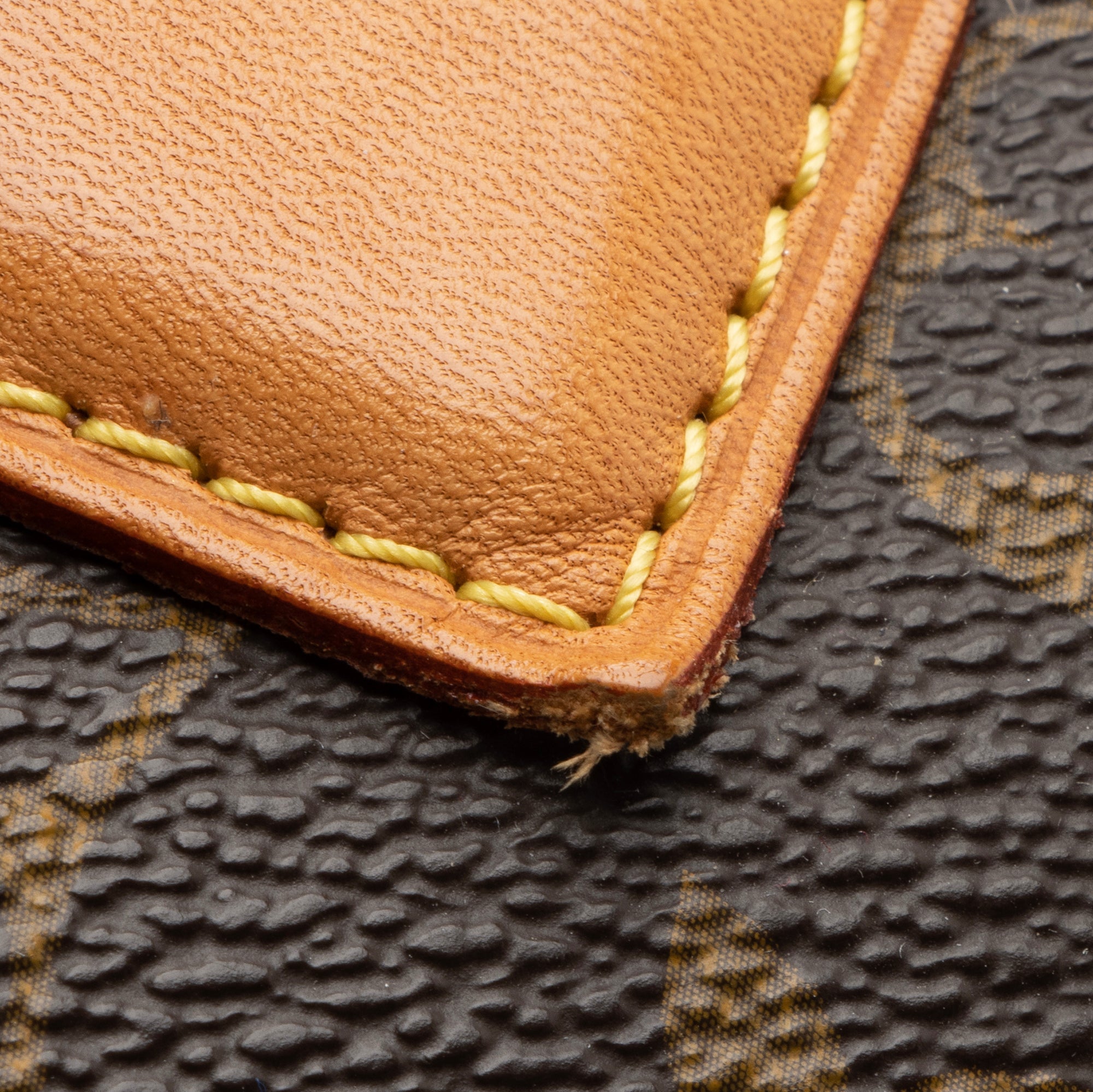 Louis Vuitton Monogram Canvas Speedy 40 Satchel (SHF-23442)
