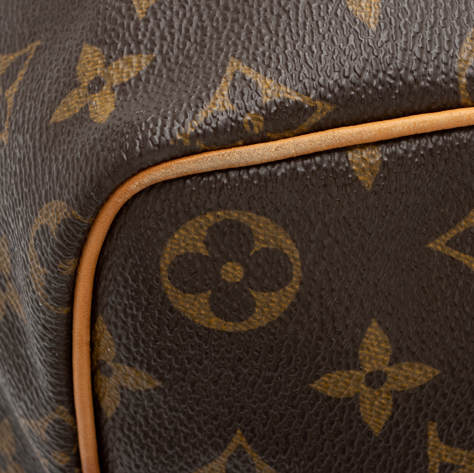 Louis Vuitton Monogram Canvas Speedy 40 Satchel (SHF-23442)