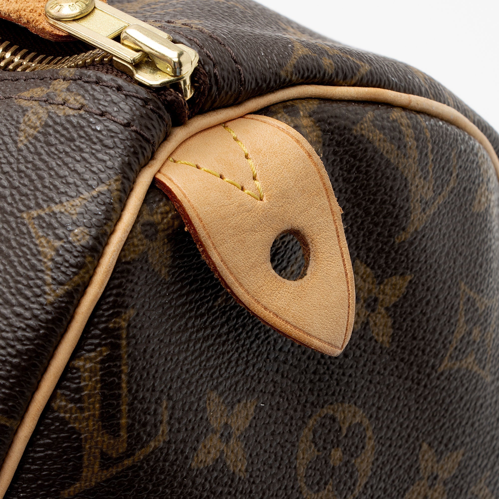 Louis Vuitton Monogram Canvas Speedy 40 Satchel (SHF-737S2q)