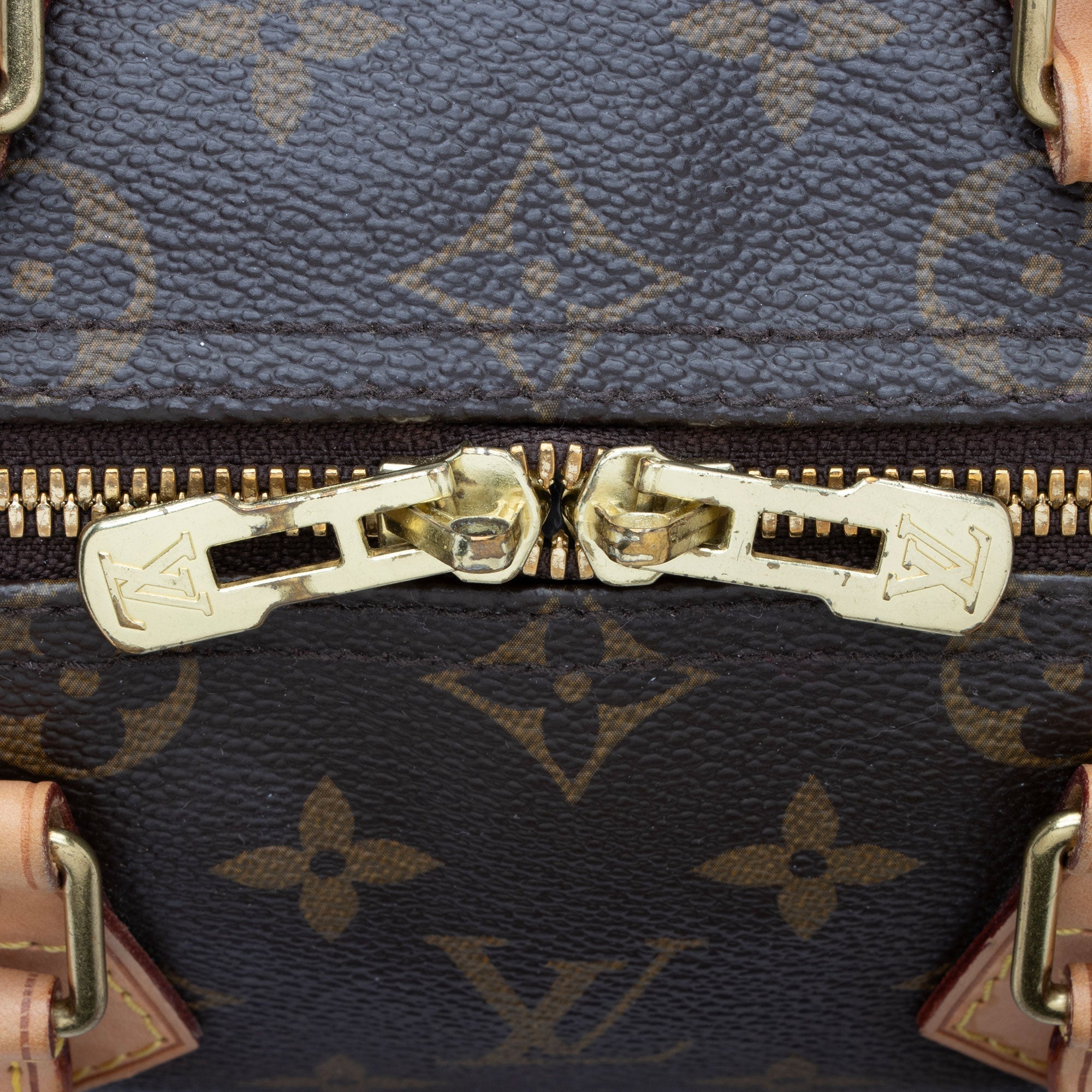 Louis Vuitton Monogram Canvas Speedy Bandouliere 25 Satchel (SHF-oUmJ5y)
