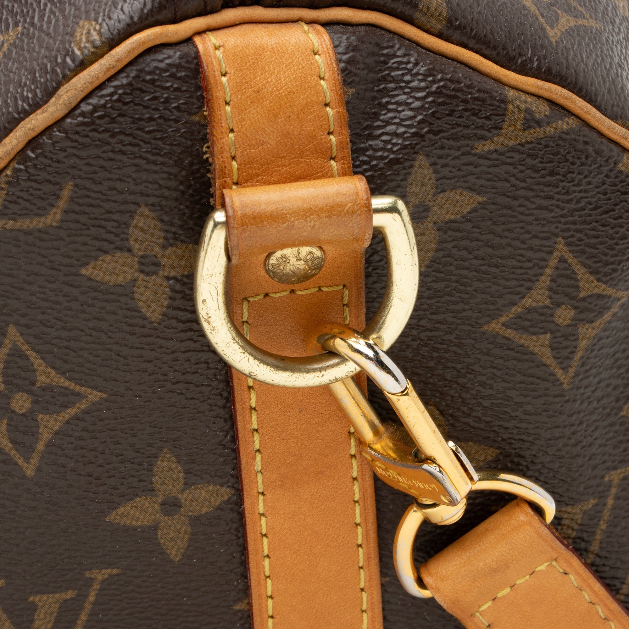 Louis Vuitton Monogram Canvas Speedy Bandouliere 35 Satchel (SHF-Y4r2B1)
