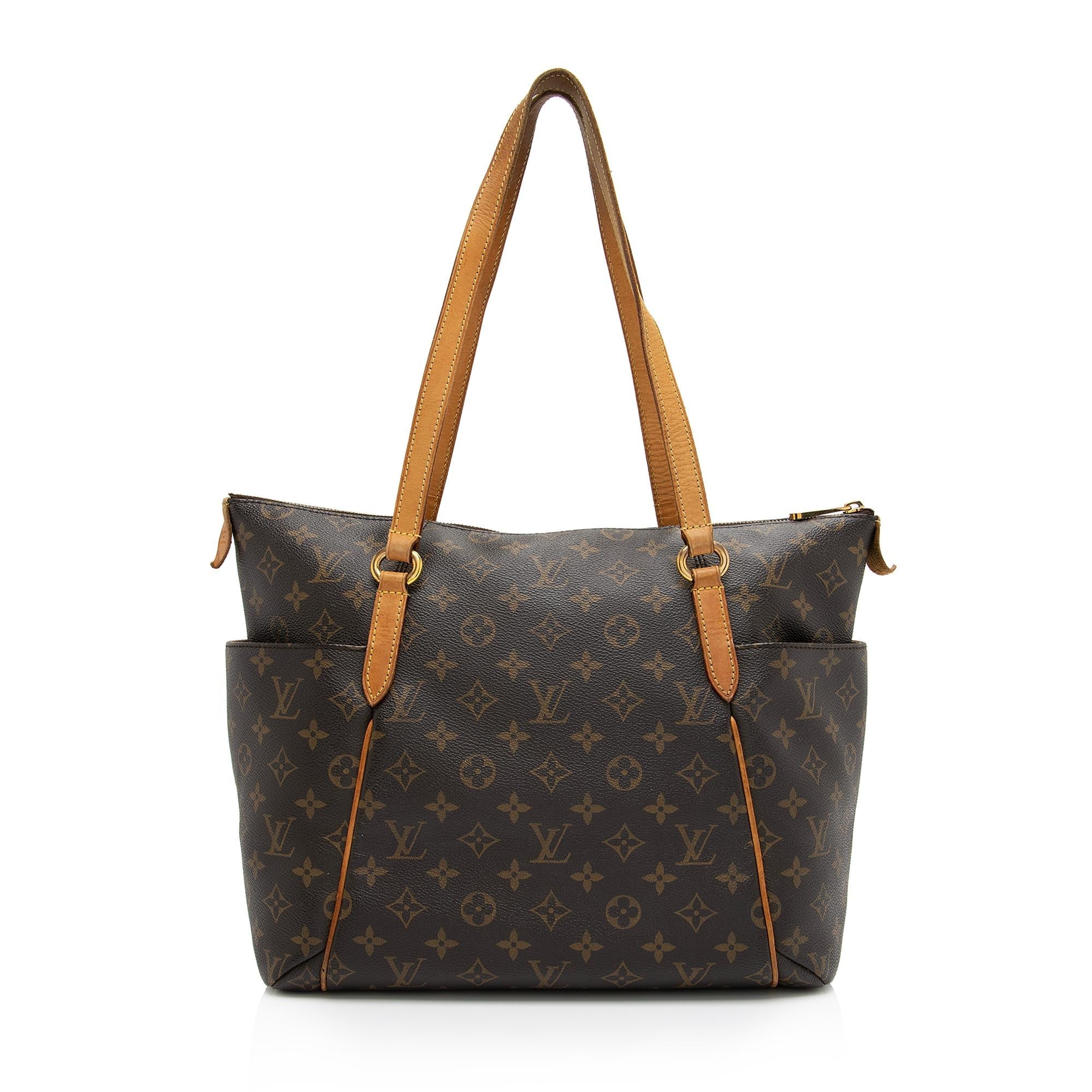 Louis Vuitton Monogram Canvas Totally MM Tote (SHF-IySz5R)