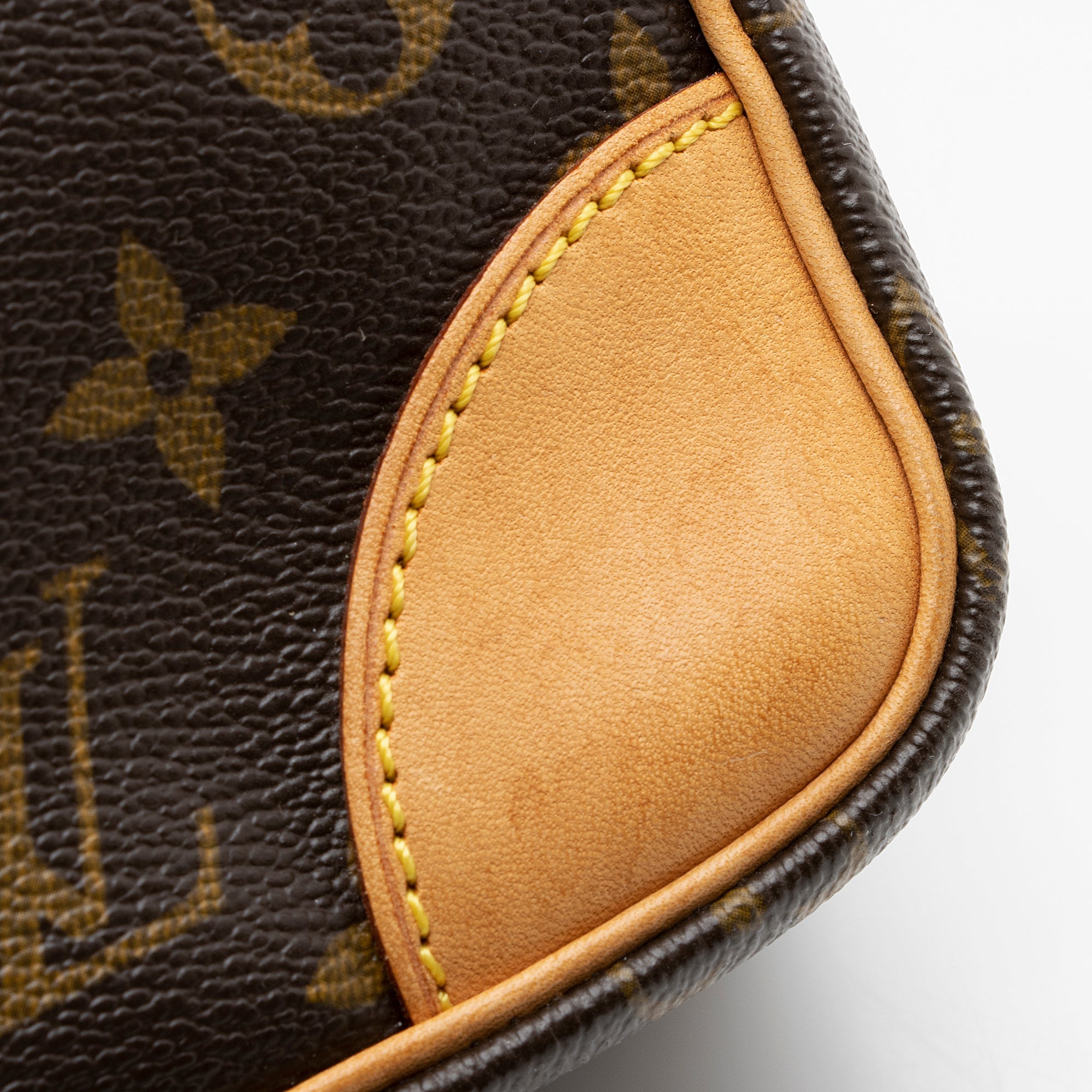 Louis Vuitton Monogram Canvas Trocadero 30 Shoulder Bag (SHF-22382)