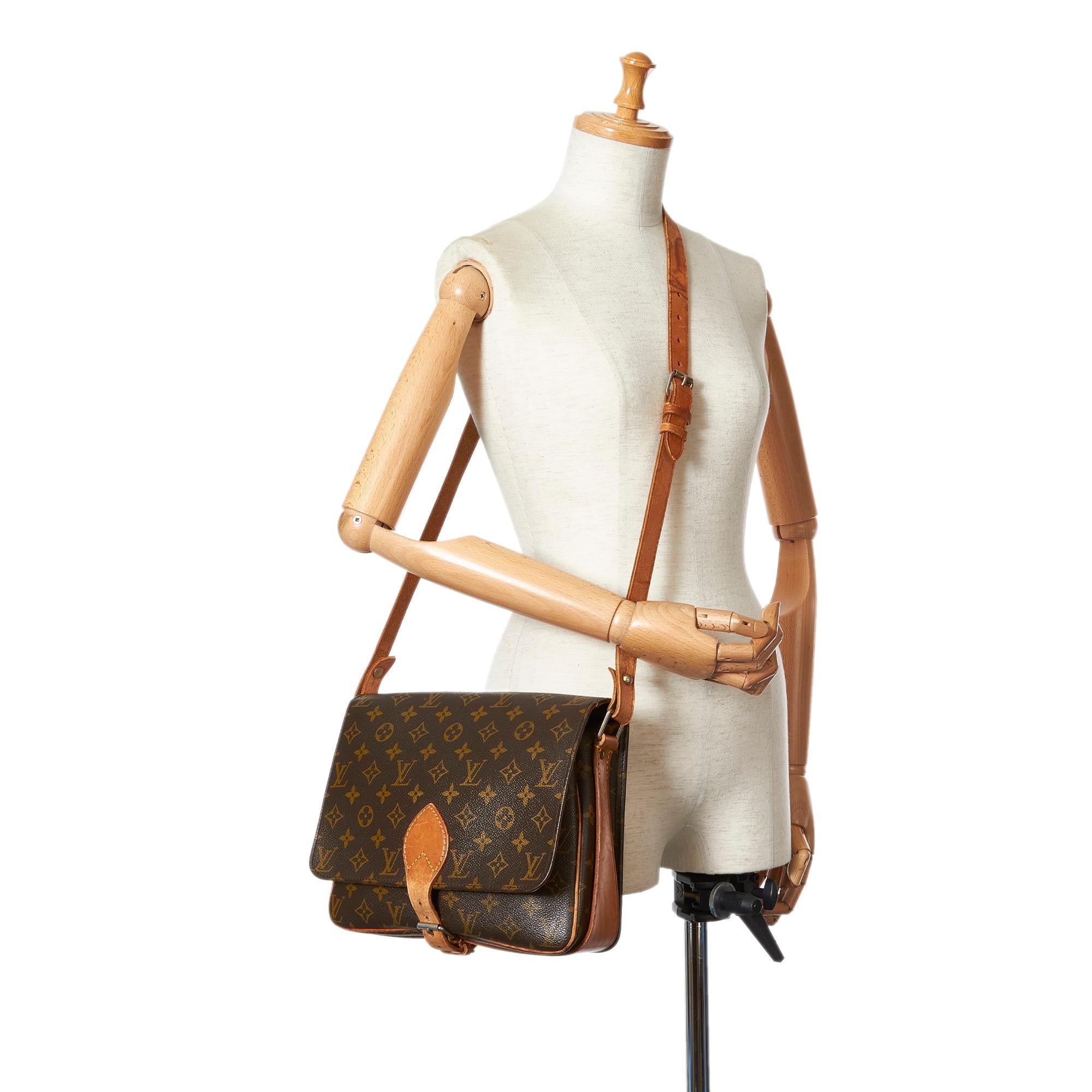 Louis Vuitton Monogram Cartouchiere GM (SHG-32550)