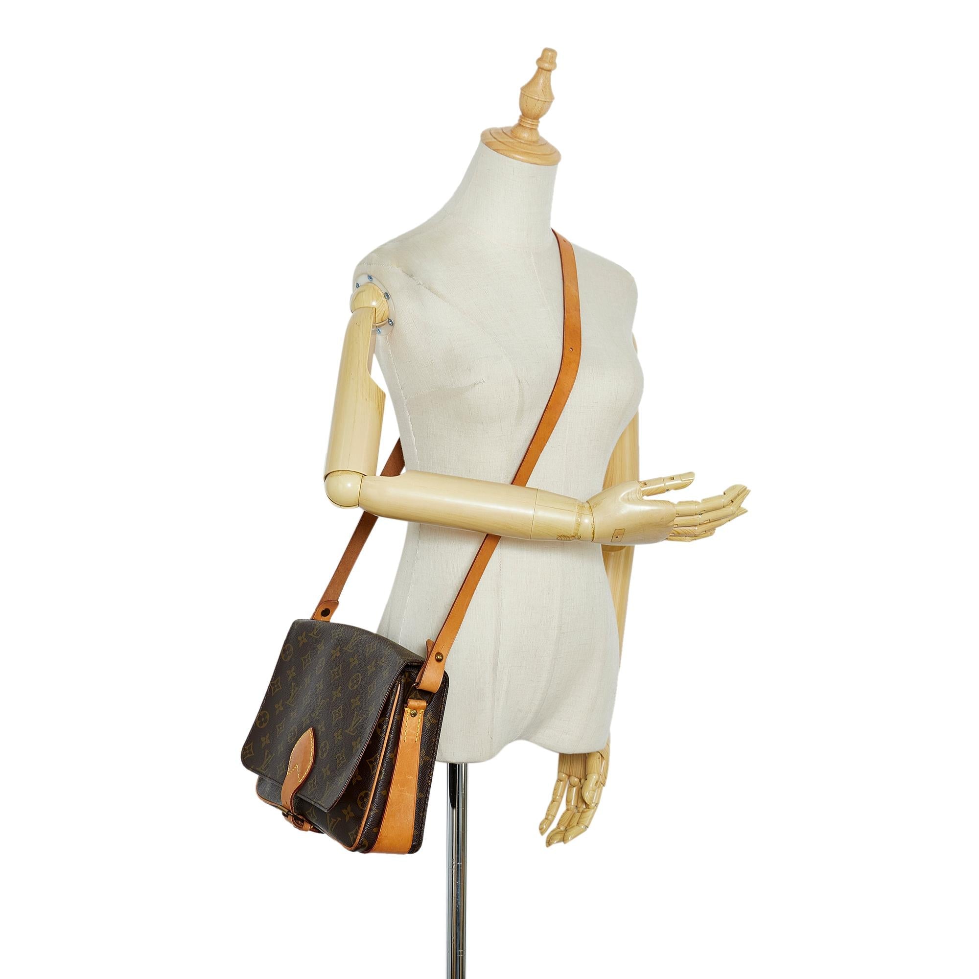 Louis Vuitton Monogram Cartouchiere MM (SHG-vrl8tu)