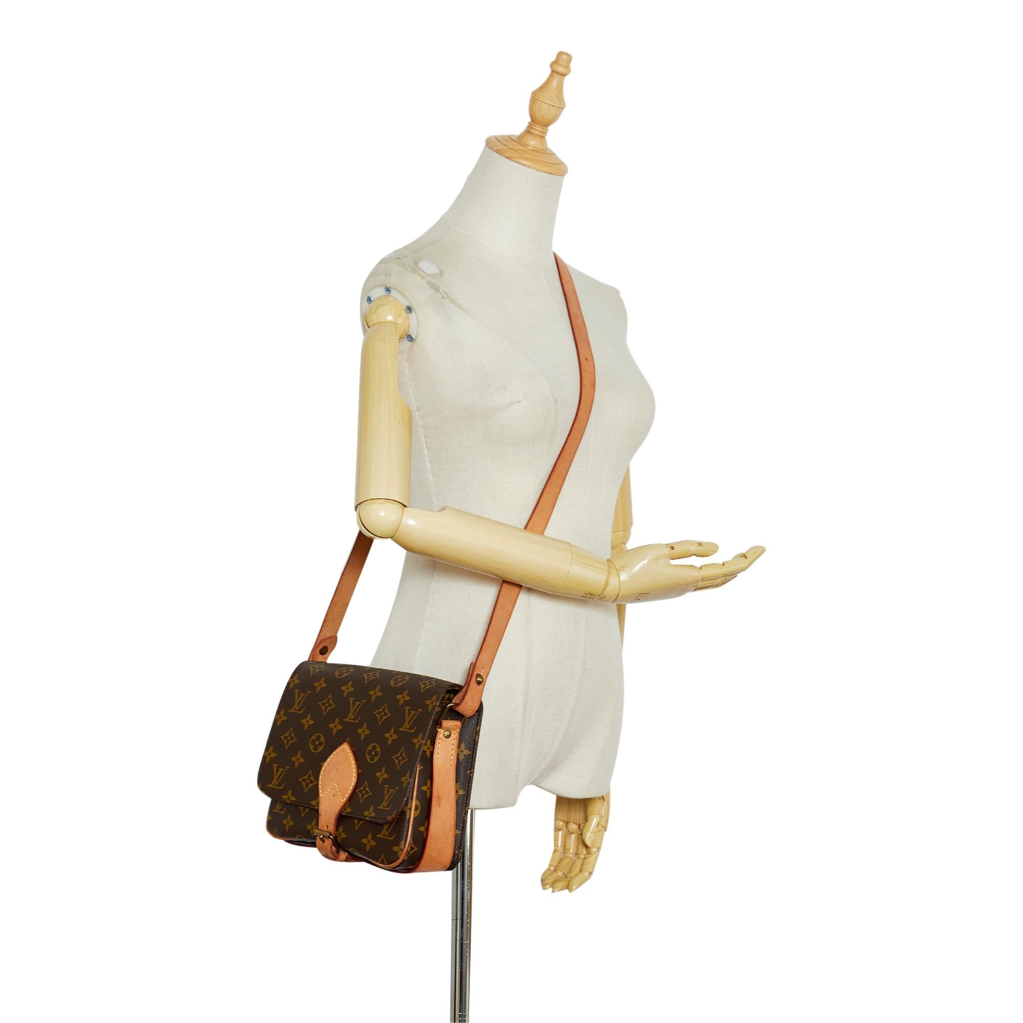 Louis Vuitton Monogram Cartouchiere MM (SHG-d3ccwh)