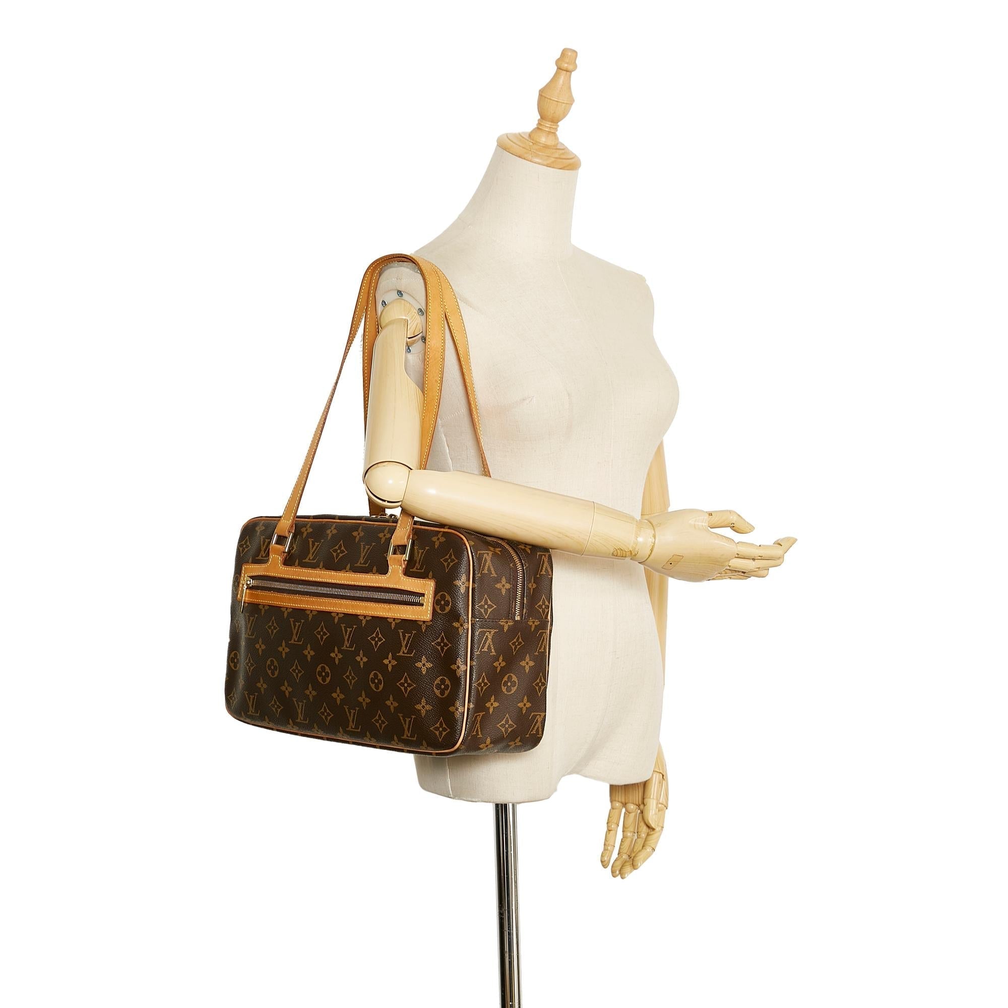 Louis Vuitton Monogram Cite GM (SHG-76zACA)