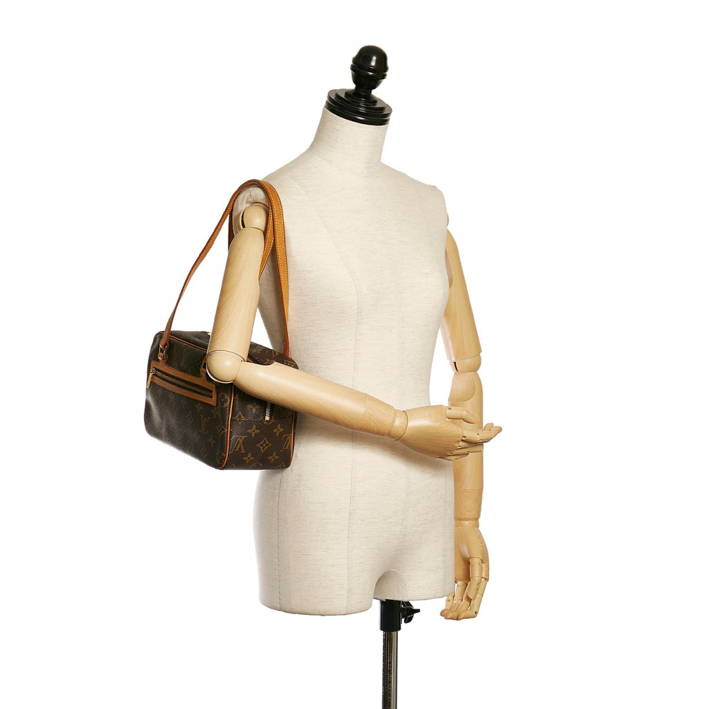 Louis Vuitton Monogram Cite MM (SHG-34289)