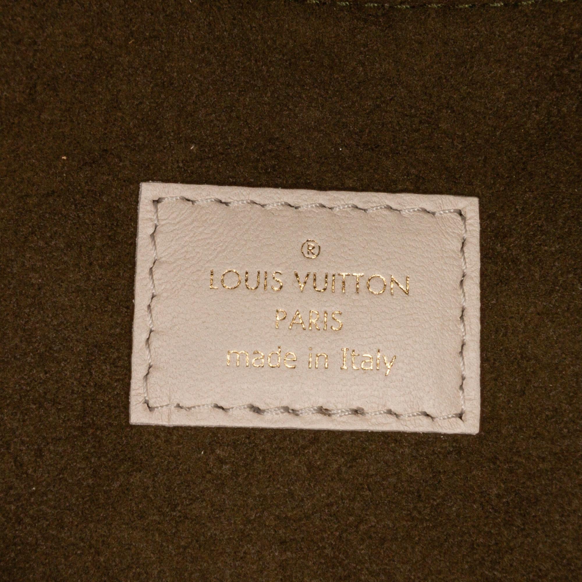 Louis Vuitton Monogram Coussin PM (SHG-HCWaJN)