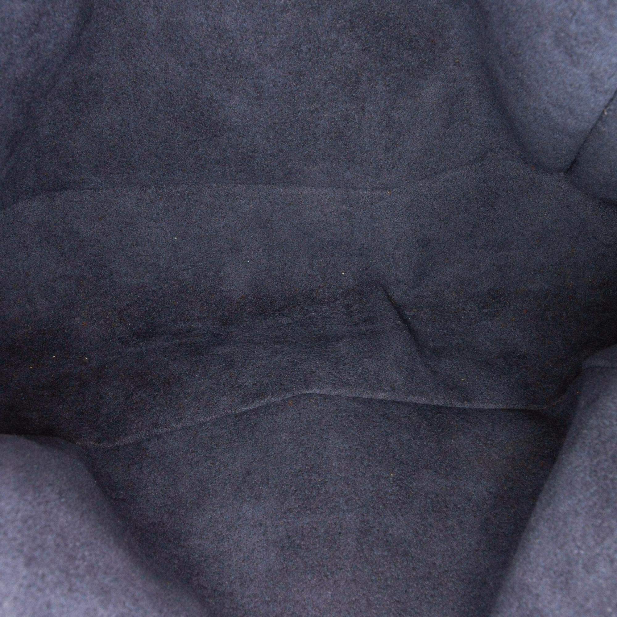Louis Vuitton Monogram Coussin PM (SHG-eFaZ1V)